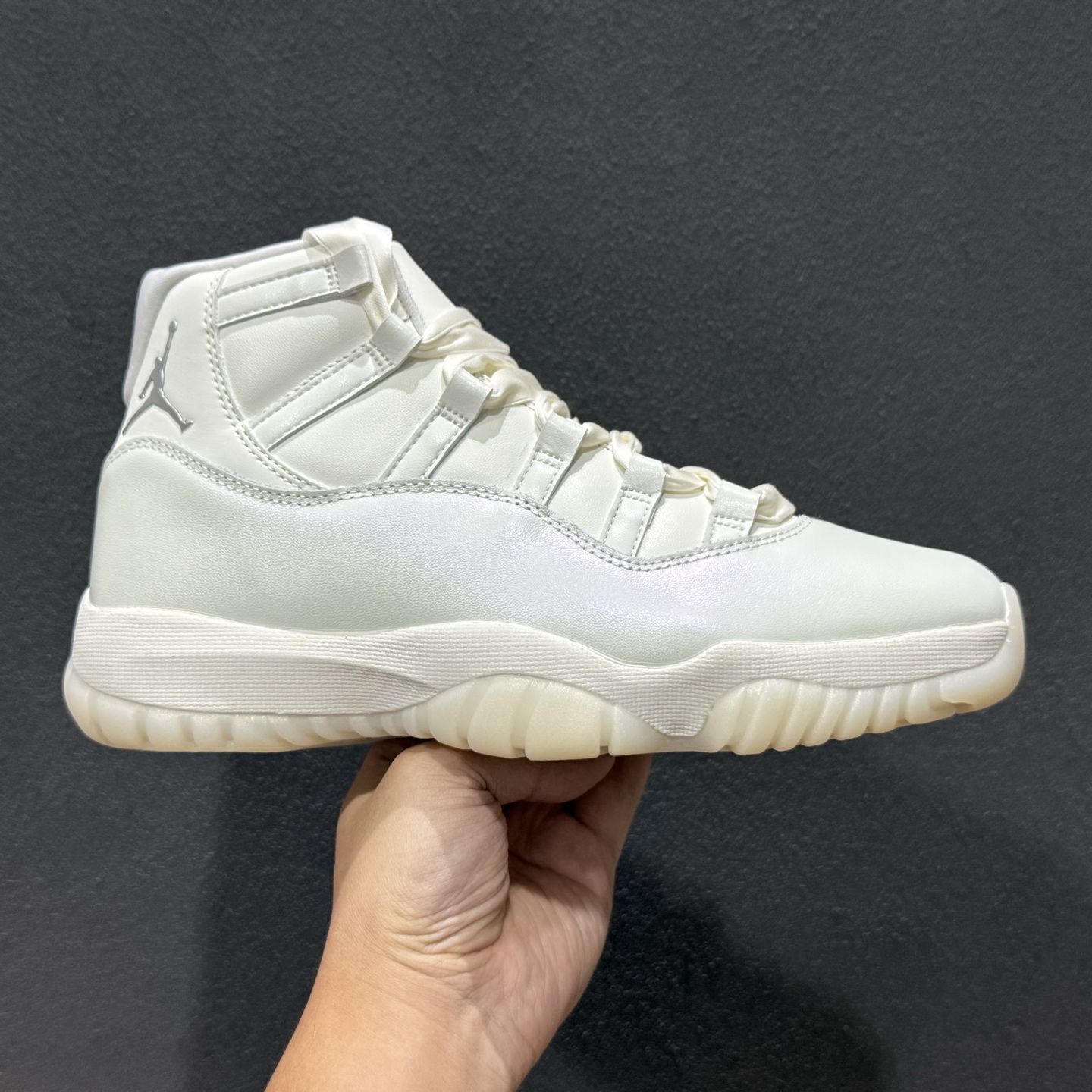 Air Jordan 11 Retro ”Pearl” AJ11 乔11珍珠白 AR0715-110 Air Jordan 11 Retro ”Pearl” AJ11 乔11珍珠白 AR0715-110