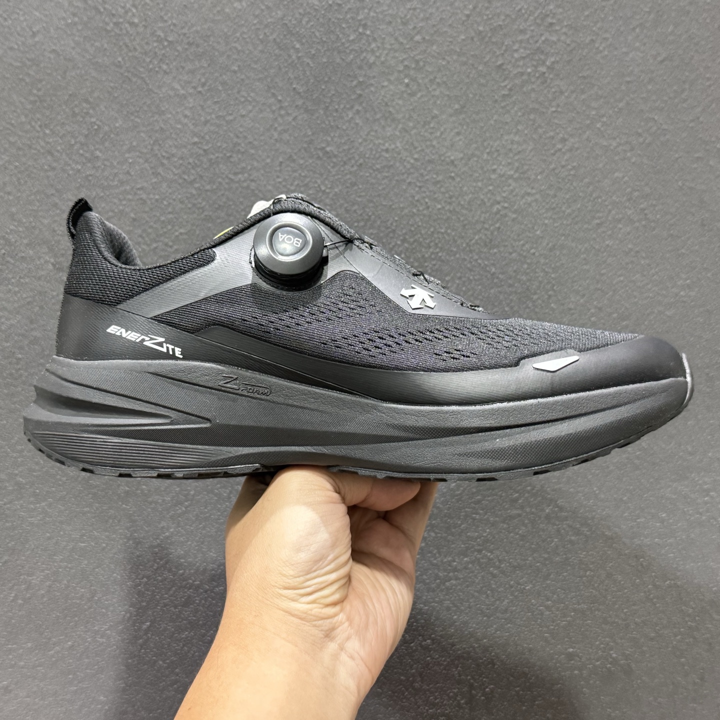 DESCENTE迪桑特 LAVITATE TRAIL WIRE 3.0 时尚休闲运动覆盖防水男子越野跑鞋 DESCENTE迪桑特 LAVITATE TRAIL WIRE 3.0 时尚休闲运动覆盖防水男子越野跑鞋