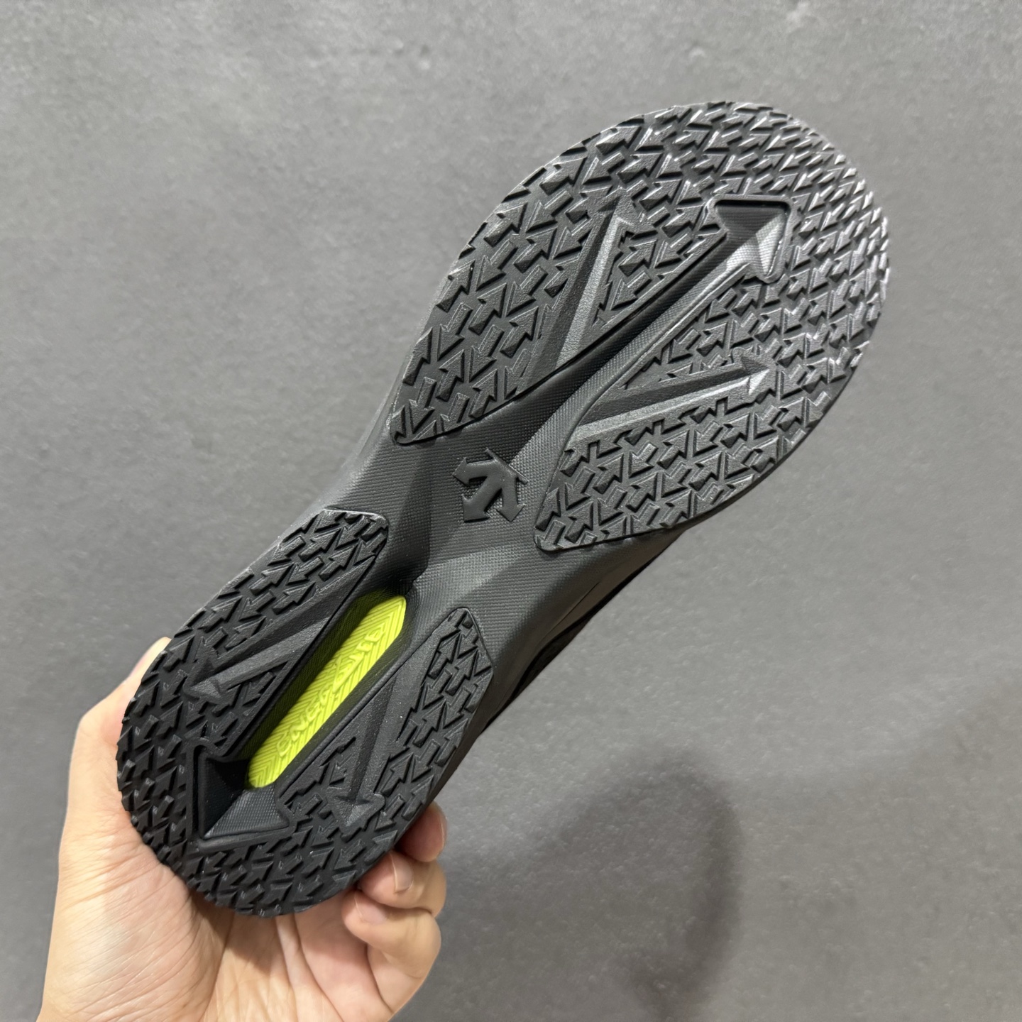 DESCENTE迪桑特 LAVITATE TRAIL WIRE 3.0 时尚休闲运动覆盖防水男子越野跑鞋 DESCENTE迪桑特 LAVITATE TRAIL WIRE 3.0 时尚休闲运动覆盖防水男子越野跑鞋