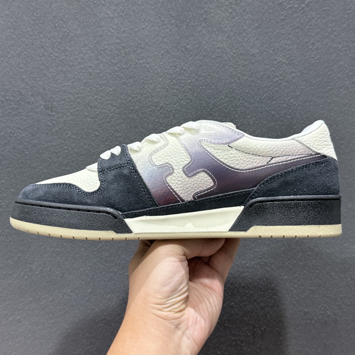 广东高端品质 FENDI芬迪 Match 圆头厚底 低帮板鞋 Fendi芬迪休闲鞋