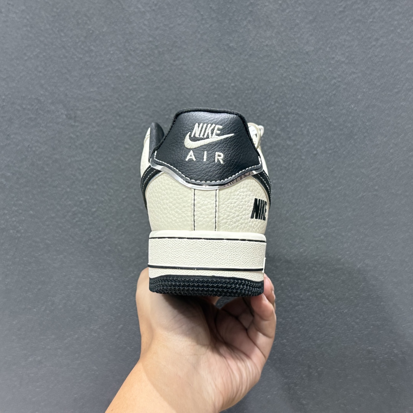 NIke Air Force 1 '07 Low “NIKE银-米黑印花”空军一号 低帮 运动鞋 DF0188-109 NIke Air Force 1 '07 Low “NIKE银-米黑印花”空军一号 低帮 运动鞋 DF0188-109