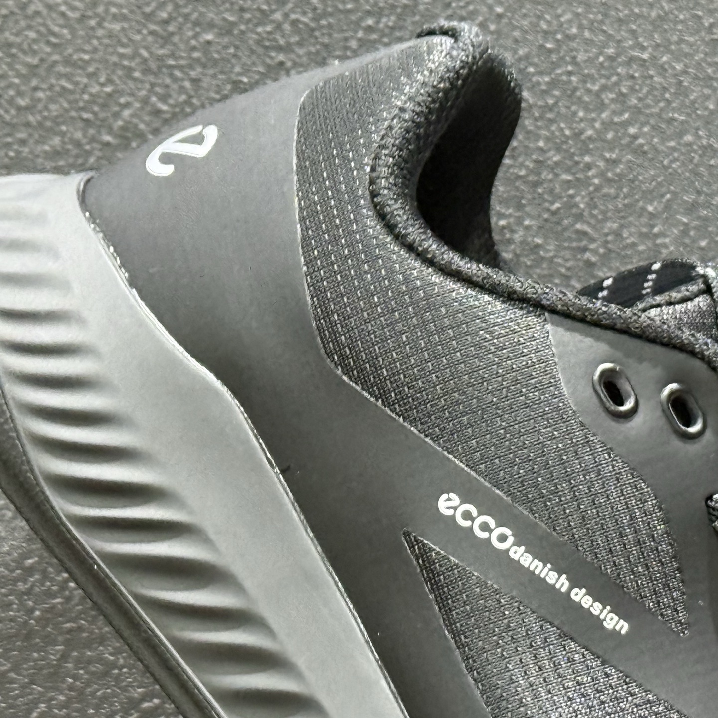 ECCO爱步男士运动鞋 真皮免系带百搭健身鞋 ECCO爱步男士运动鞋 真皮免系带百搭健身鞋