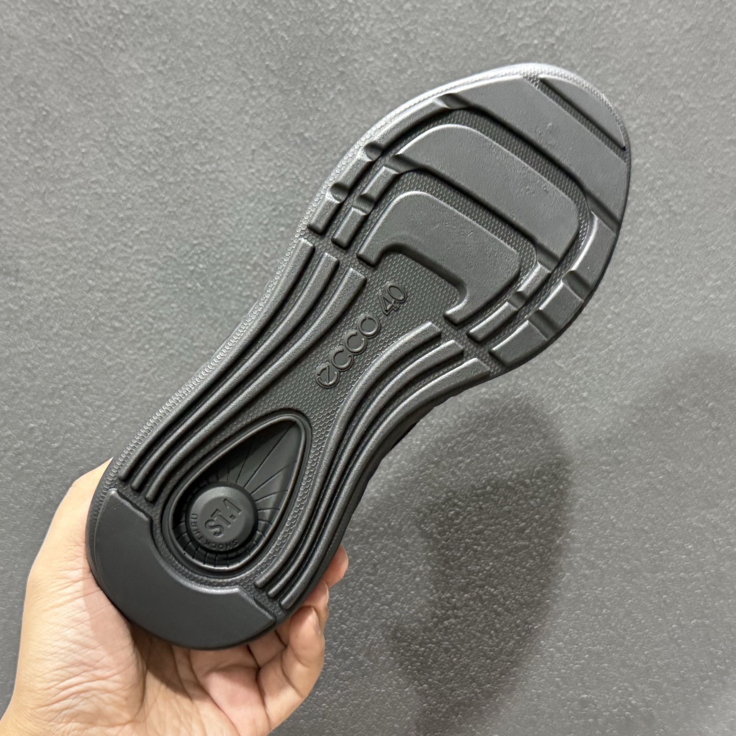 ECCO爱步男士运动鞋 真皮免系带百搭健身鞋 ECCO爱步男士运动鞋 真皮免系带百搭健身鞋