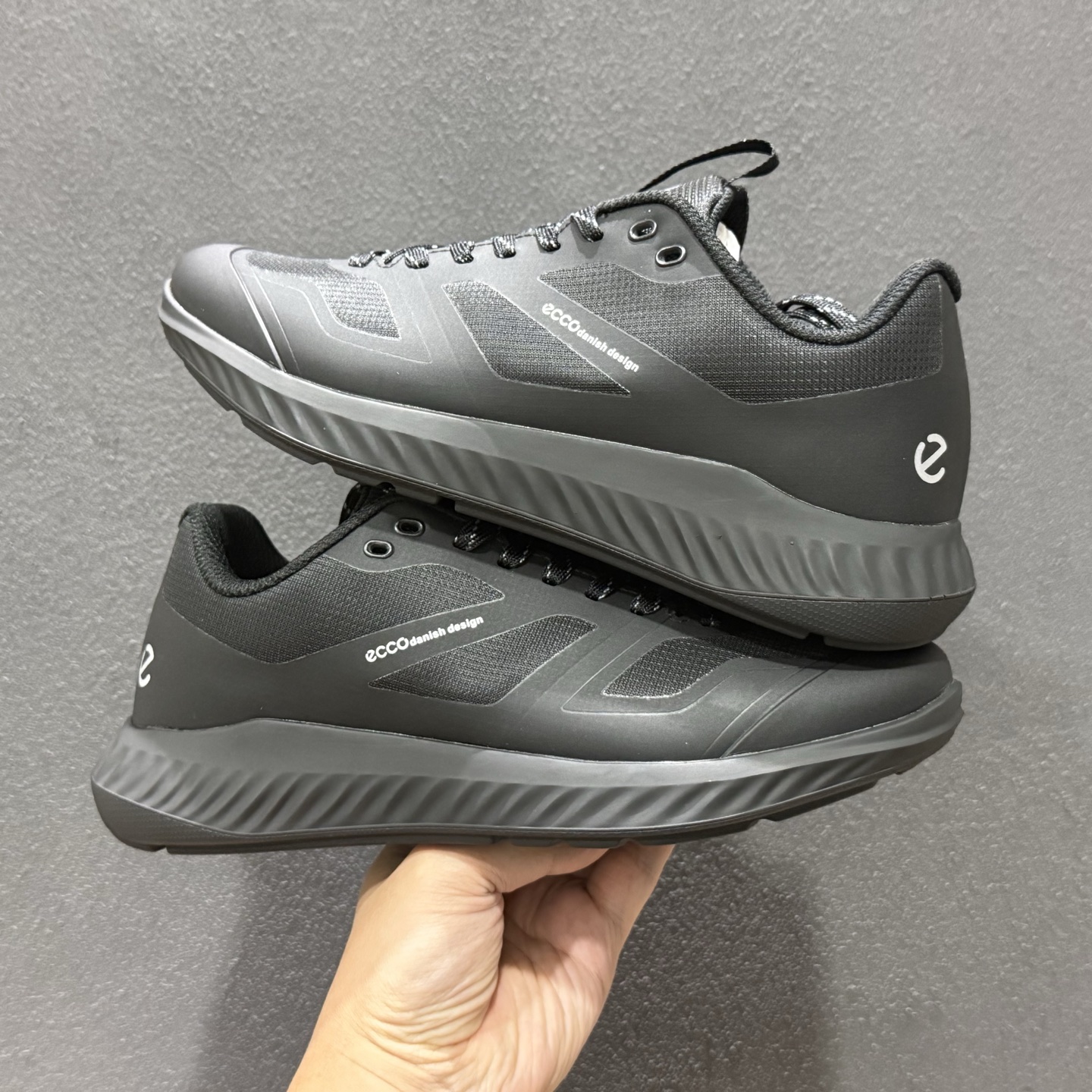 ECCO爱步男士运动鞋 真皮免系带百搭健身鞋 ECCO爱步男士运动鞋 真皮免系带百搭健身鞋