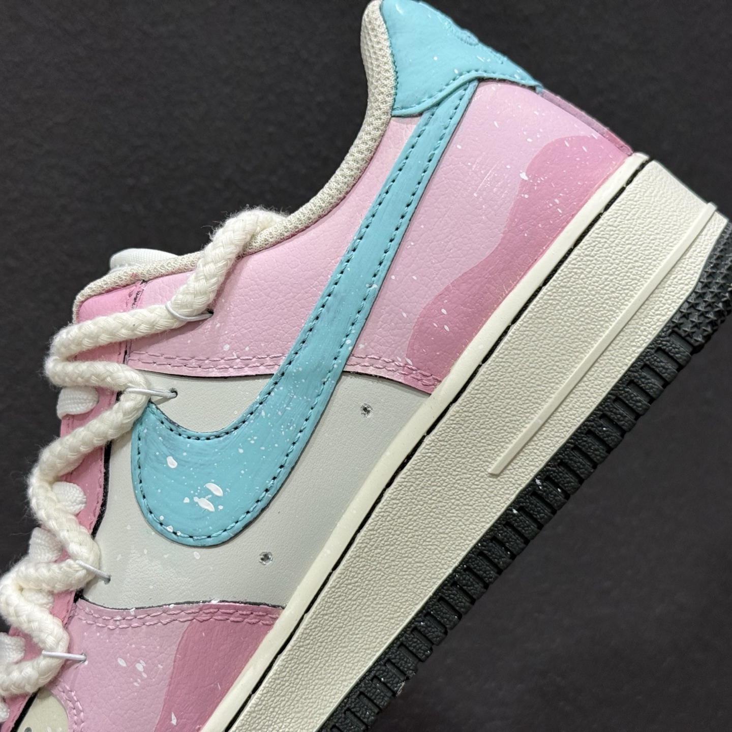 (36-41) 手绘涂鸦“甜心奶霜”Nike Air Force 1 “Sweetheart Cream”空军一号定制板鞋 FB1839-919 (36-41) 手绘涂鸦“甜心奶霜”Nike Air Force 1 “Sweetheart Cream”空军一号定制板鞋 FB1839-919