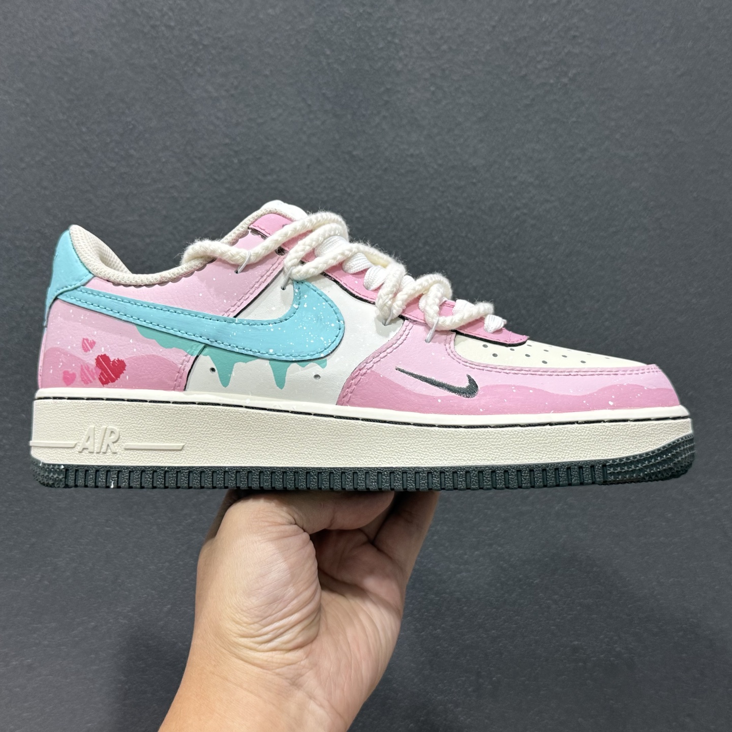 (36-41) 手绘涂鸦“甜心奶霜”Nike Air Force 1 “Sweetheart Cream”空军一号定制板鞋 FB1839-919 (36-41) 手绘涂鸦“甜心奶霜”Nike Air Force 1 “Sweetheart Cream”空军一号定制板鞋 FB1839-919