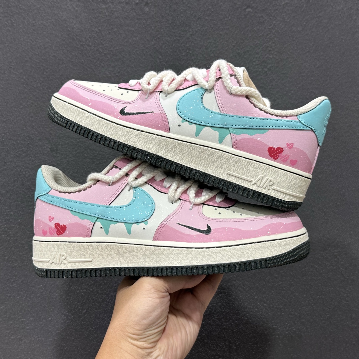 (36-41) 手绘涂鸦“甜心奶霜”Nike Air Force 1 “Sweetheart Cream”空军一号定制板鞋 FB1839-919 (36-41) 手绘涂鸦“甜心奶霜”Nike Air Force 1 “Sweetheart Cream”空军一号定制板鞋 FB1839-919