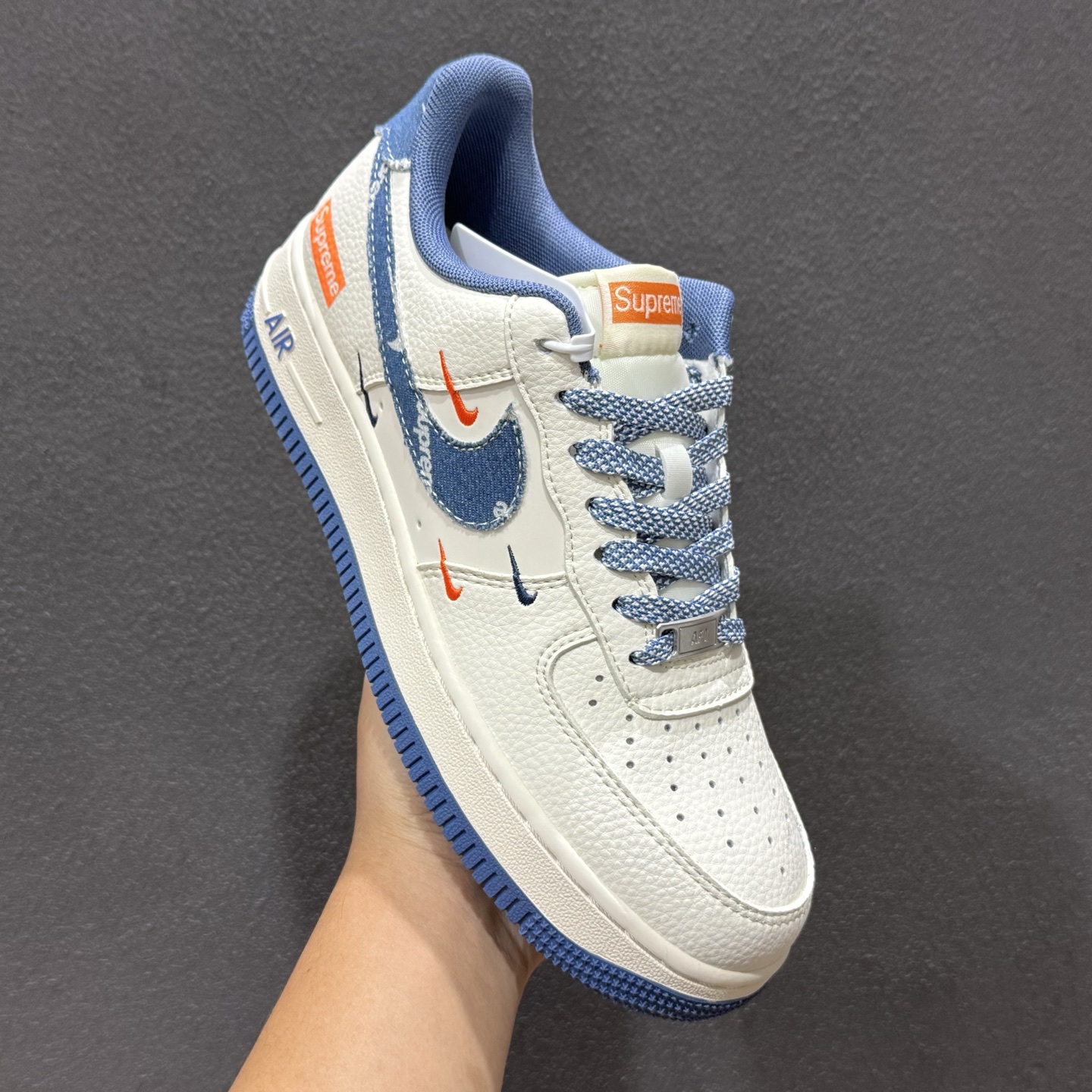 Nike Air Force 1 '07 Low “Supreme联名——牛仔米蓝四勾”空军一号 高端定制 QW5606-263 Nike Air Force 1 '07 Low “Supreme联名——牛仔米蓝四勾”空军一号 高端定制 QW5606-263