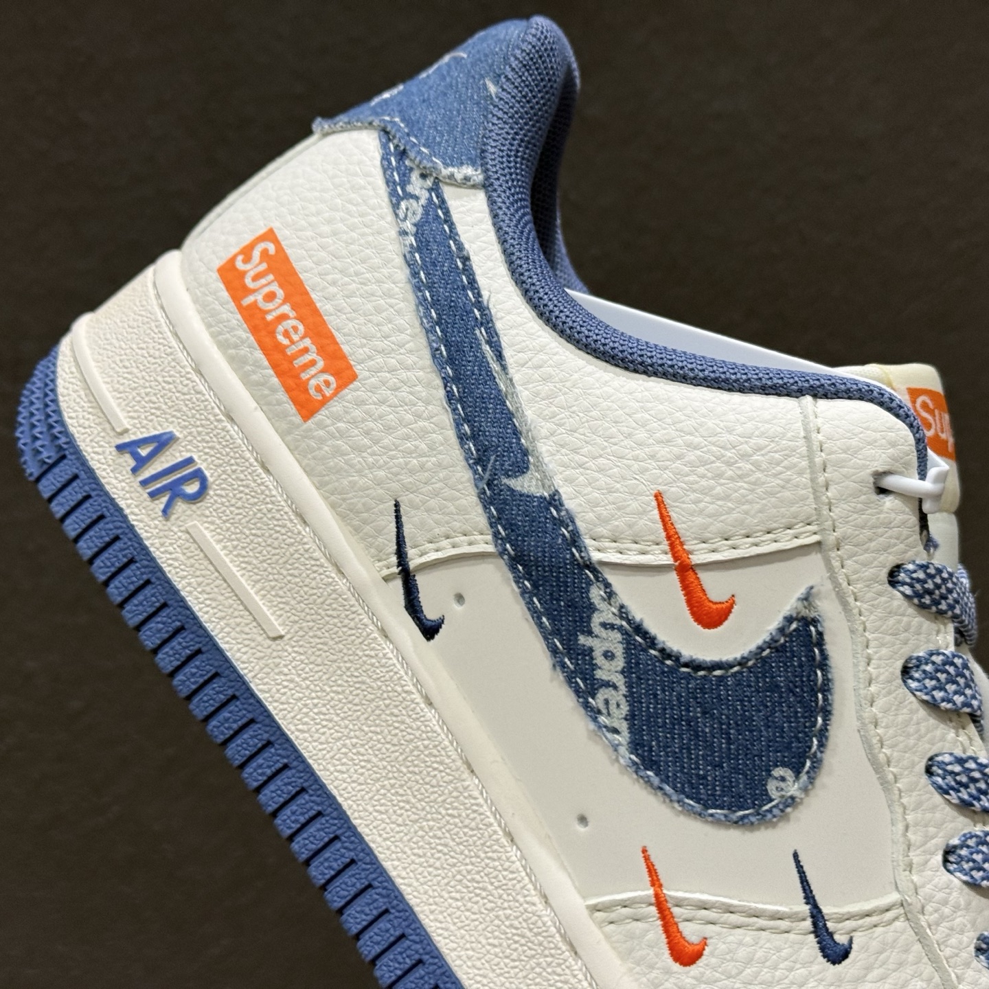 Nike Air Force 1 '07 Low “Supreme联名——牛仔米蓝四勾”空军一号 高端定制 QW5606-263 Nike Air Force 1 '07 Low “Supreme联名——牛仔米蓝四勾”空军一号 高端定制 QW5606-263
