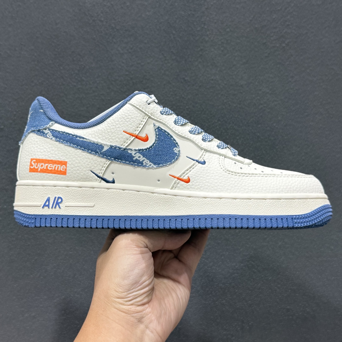 Nike Air Force 1 ’07 Low “Supreme联名——牛仔米蓝四勾”空军一号 高端定制 QW5606-263 Nike Air Force 1 ’07 Low “Supreme联名——牛仔米蓝四勾”空军一号 高端定制 QW5606-263