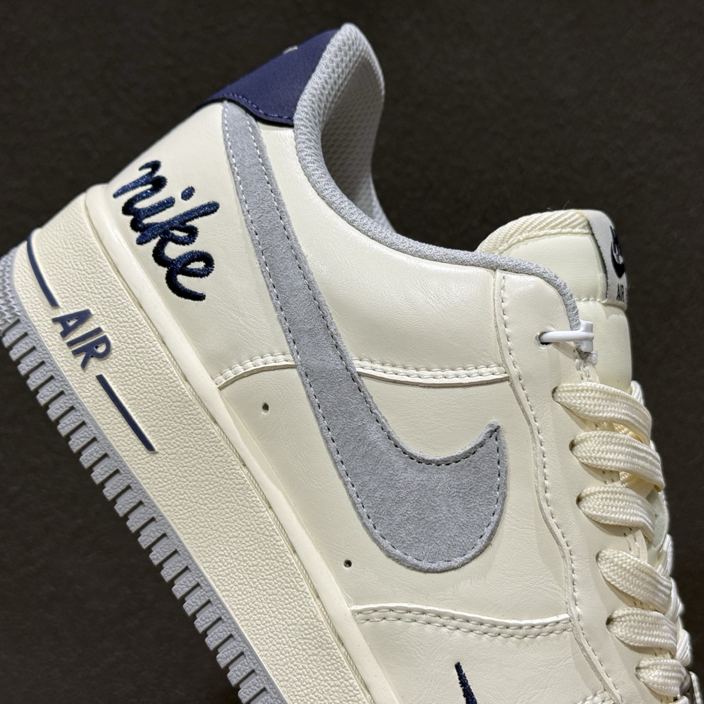 NIke Air Force 1 '07 LOW 奶白雾灰 空军一号低帮 运动鞋 NH0601-581