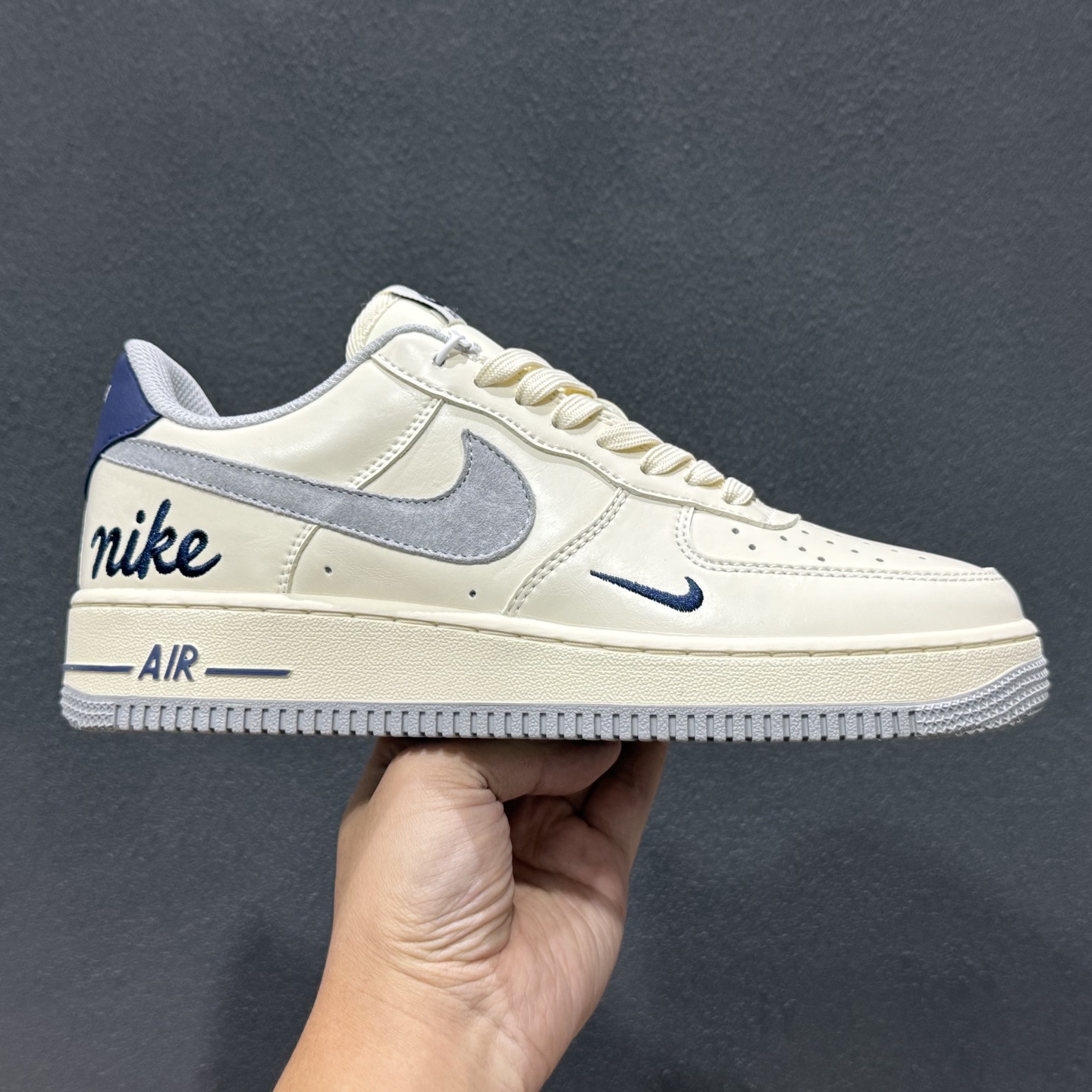 NIke Air Force 1 ’07 LOW 奶白雾灰 空军一号低帮 运动鞋 NH0601-581
