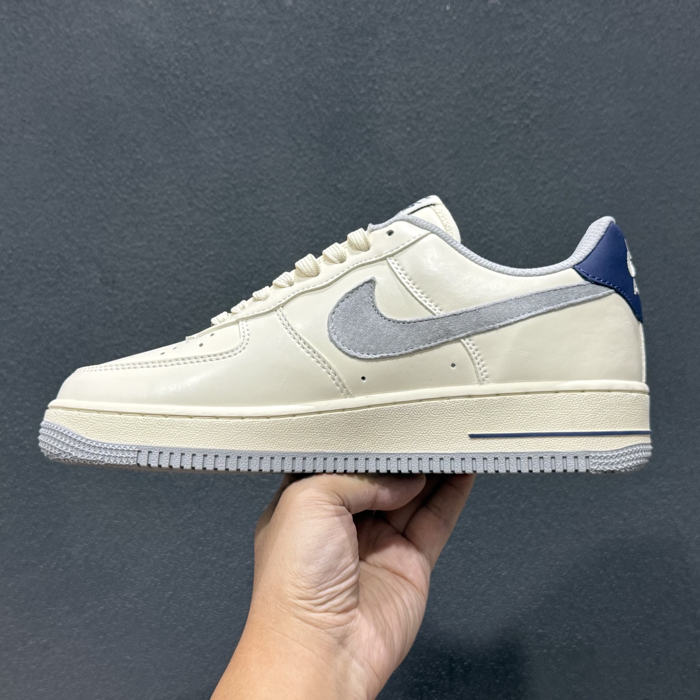 NIke Air Force 1 '07 LOW 奶白雾灰 空军一号低帮 运动鞋 NH0601-581