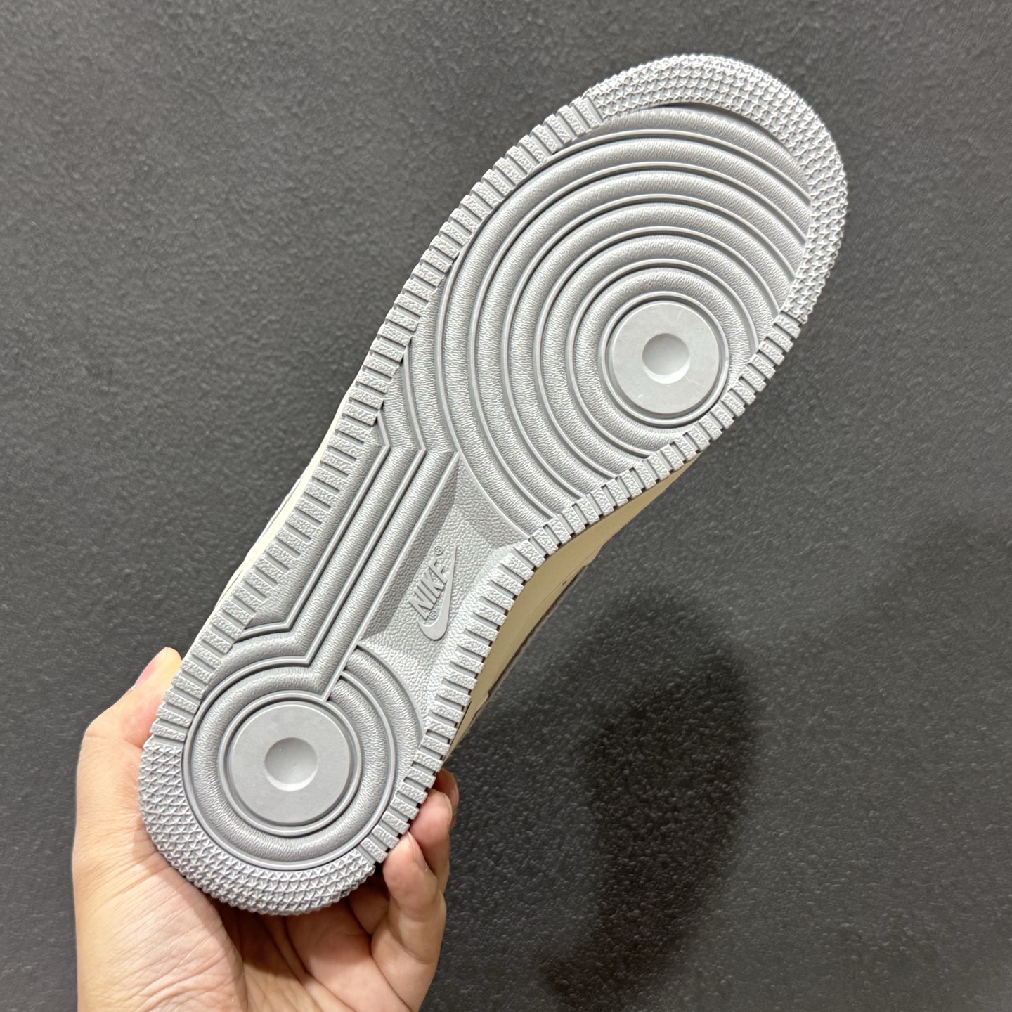 NIke Air Force 1 '07 LOW 奶白雾灰 空军一号低帮 运动鞋 NH0601-581