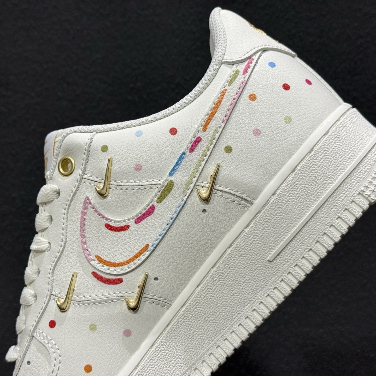 爆款定制 二次元主题 Nike Air Force 1 Low’07 四勾彩喷 空军一号低帮休闲板鞋 ZH0316-151 爆款定制 二次元主题 Nike Air Force 1 Low’07 四勾彩喷 空军一号低帮休闲板鞋 ZH0316-151