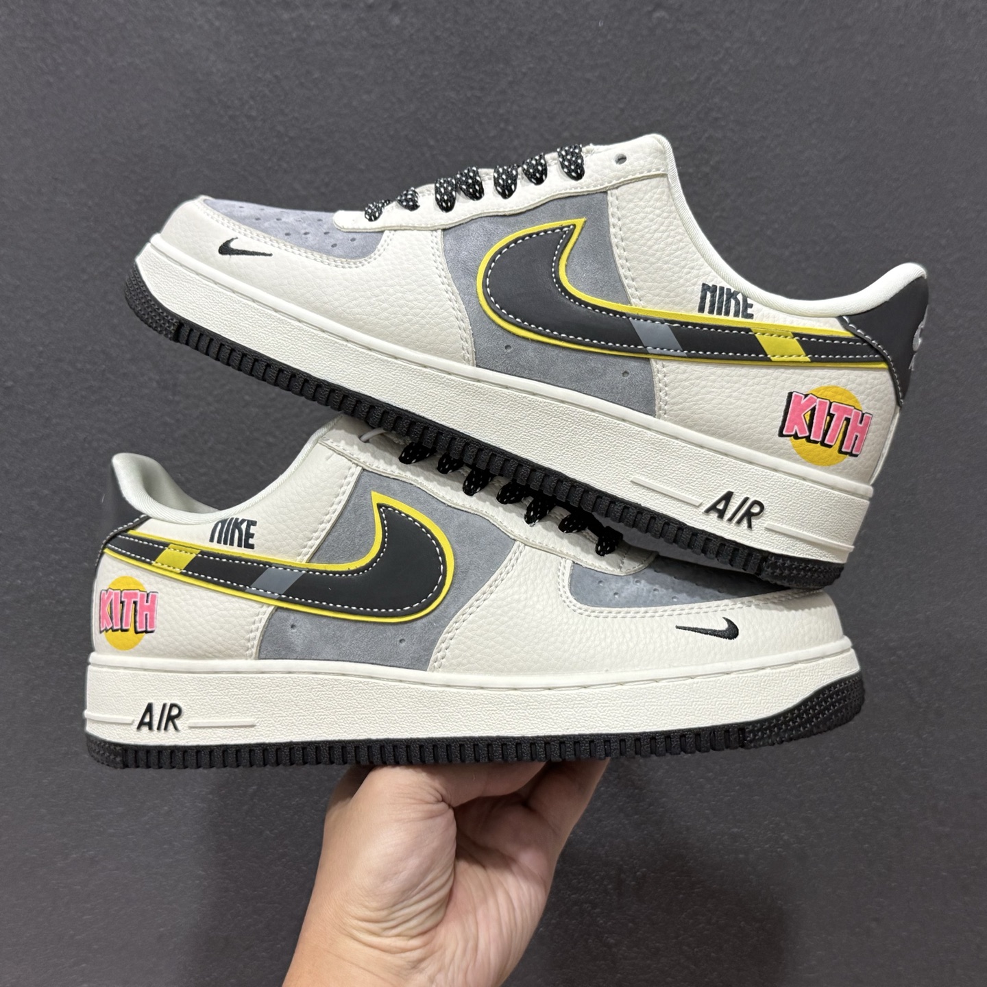 Nike Air Force 1 Low KAWS联名 SY1388-013 Nike Air Force 1 Low KAWS联名 SY1388-013