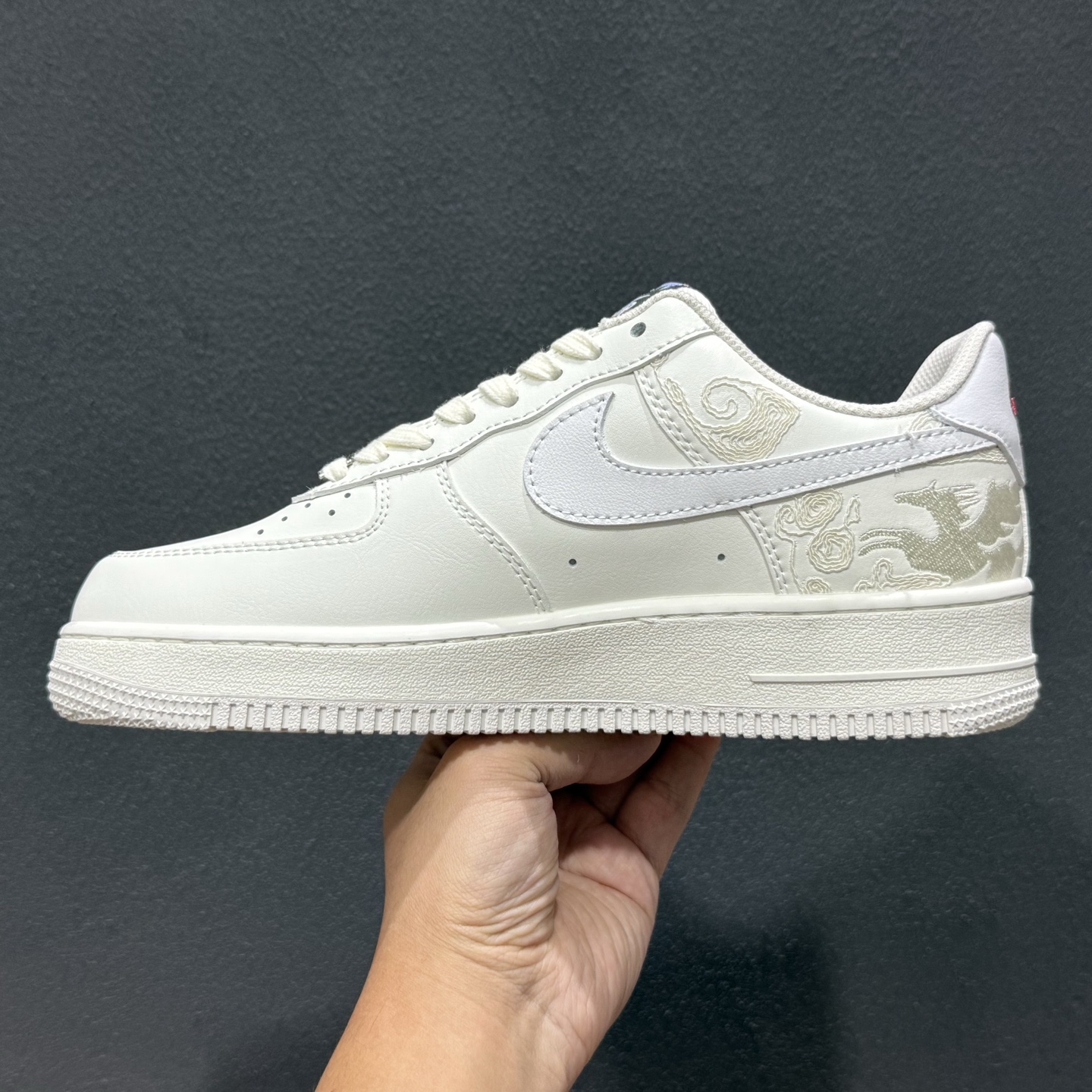 Nike Air Force 1'07 Low 马年限定 空军一号低帮休闲板鞋 IQ1119-011 Nike Air Force 1'07 Low 马年限定 空军一号低帮休闲板鞋 IQ1119-011