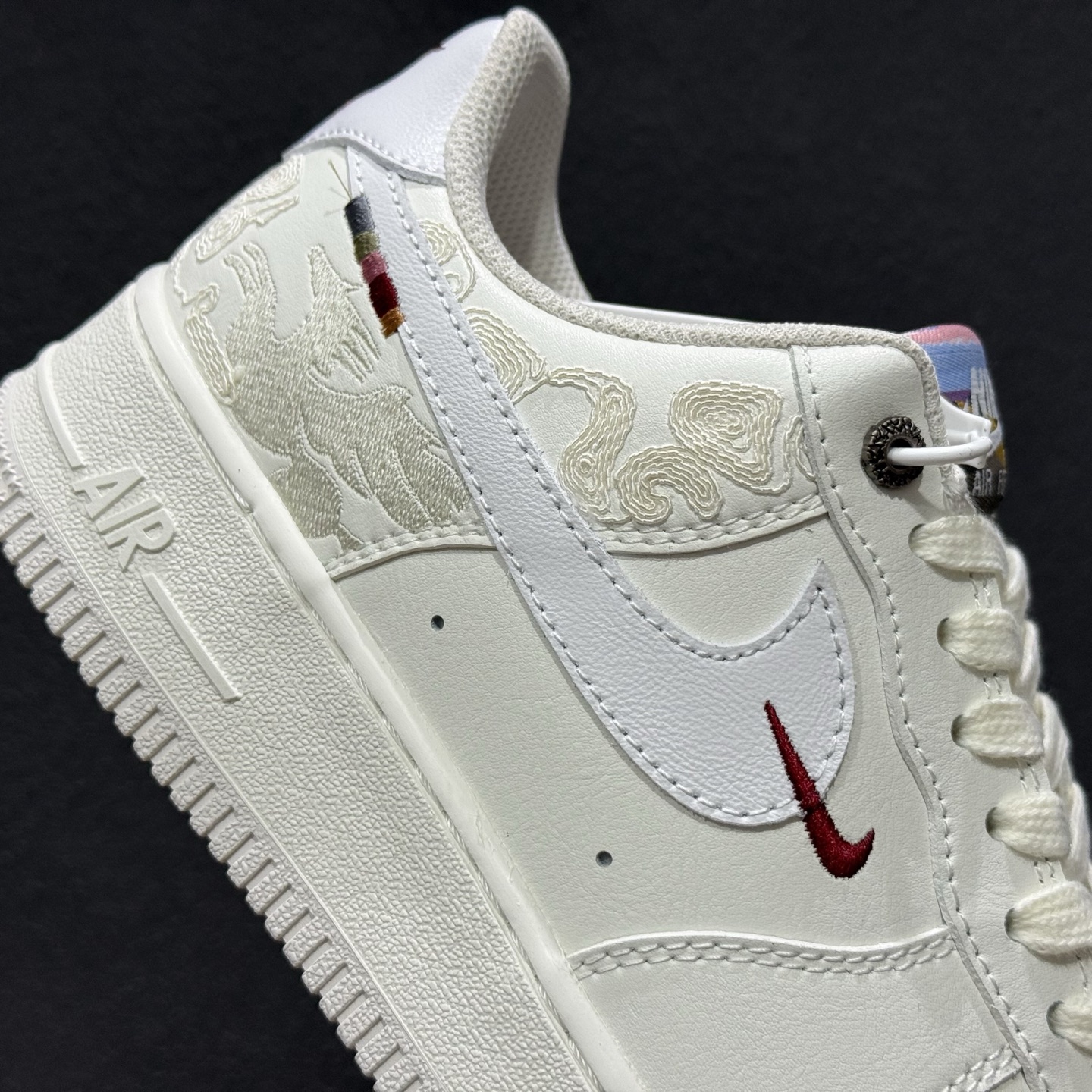 Nike Air Force 1'07 Low 马年限定 空军一号低帮休闲板鞋 IQ1119-011 Nike Air Force 1'07 Low 马年限定 空军一号低帮休闲板鞋 IQ1119-011