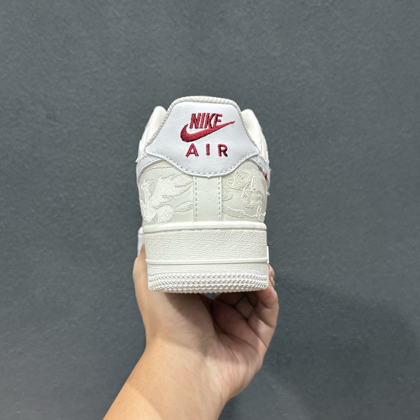 Nike Air Force 1'07 Low 马年限定 空军一号低帮休闲板鞋 IQ1119-011 Nike Air Force 1'07 Low 马年限定 空军一号低帮休闲板鞋 IQ1119-011
