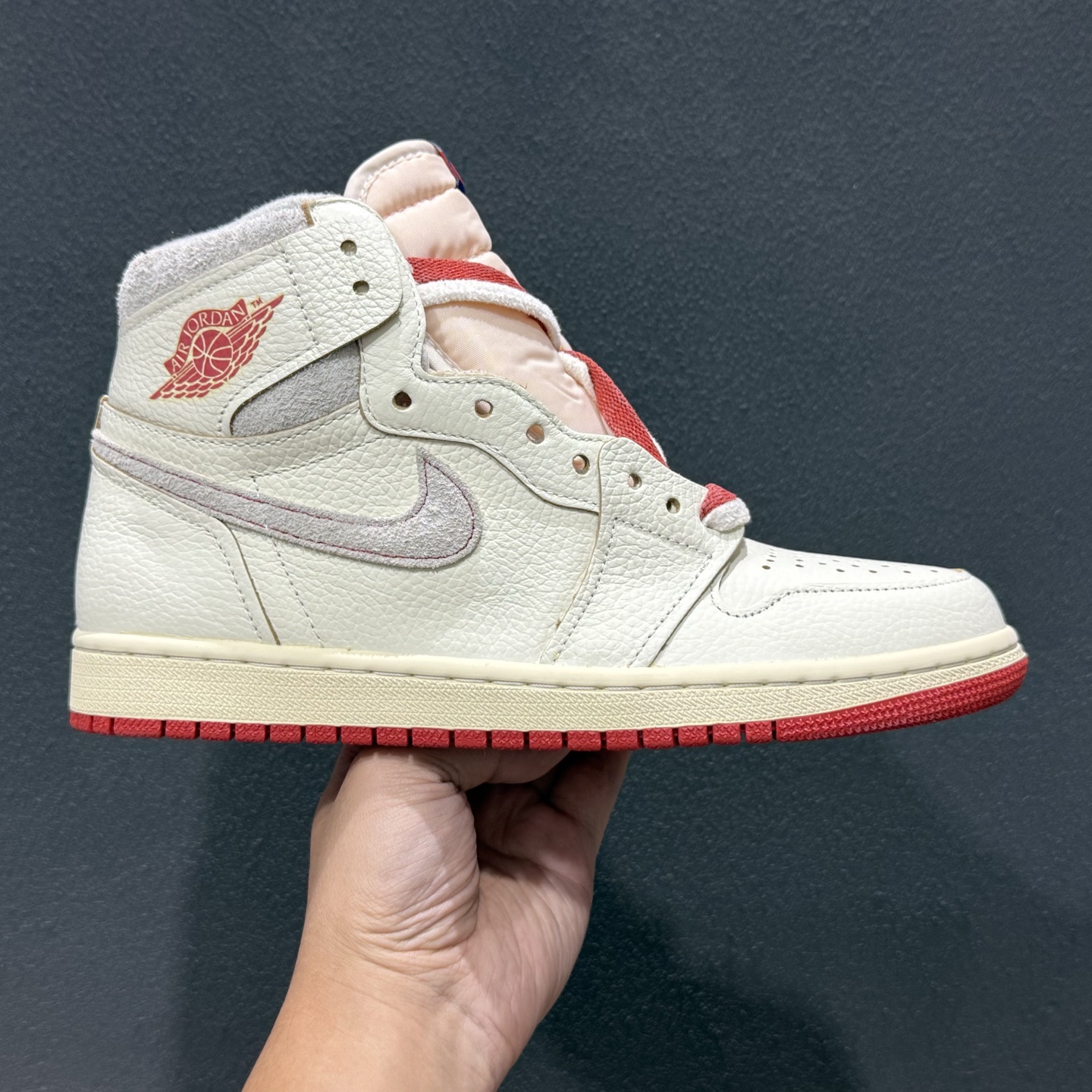 Air Jordan AJ1 High WMNS 米橙 DB4612-100