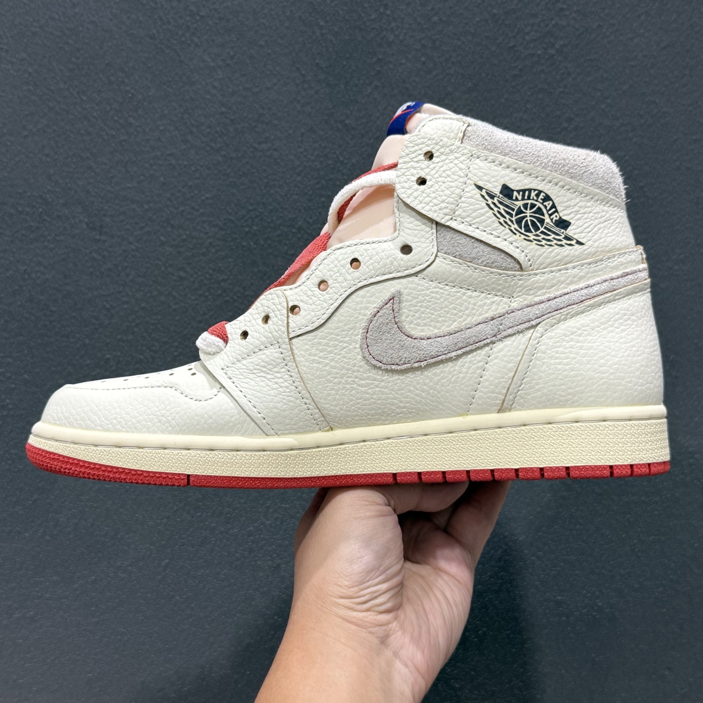 Air Jordan AJ1 High WMNS 米橙 DB4612-100