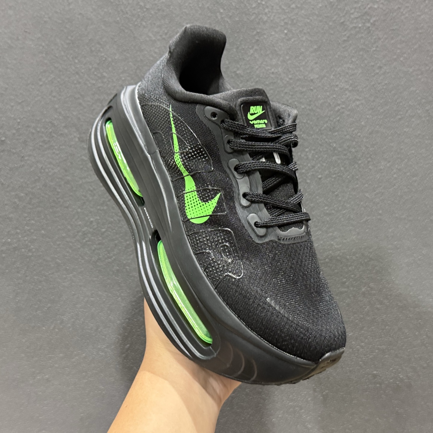 Nike ZOOM PREMIUM 耐克 飞马 舒适减震防滑 低帮跑步鞋 FN8453-006 Nike ZOOM PREMIUM 耐克 飞马 舒适减震防滑 低帮跑步鞋 FN8453-006