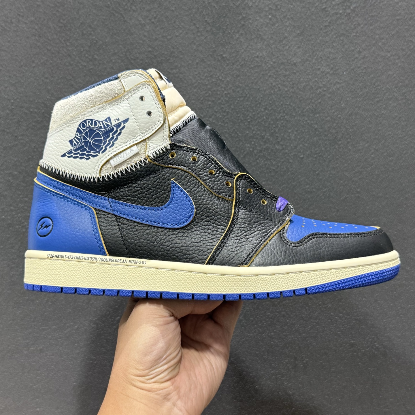 Fragment x Unix Air Jordan Jordan Retro AJ1全新解构皇家蓝 高帮篮球鞋 107847-001 Fragment x Unix Air Jordan Jordan Retro AJ1全新解构皇家蓝 高帮篮球鞋 107847-001