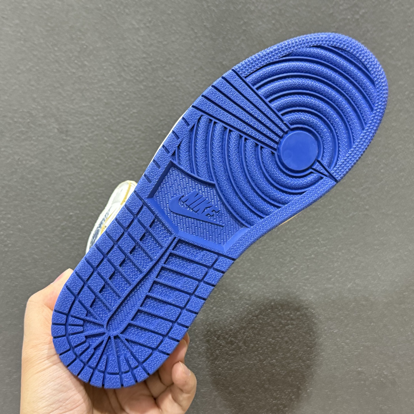 Fragment x Unix Air Jordan Jordan Retro AJ1全新解构皇家蓝 高帮篮球鞋 107847-001 Fragment x Unix Air Jordan Jordan Retro AJ1全新解构皇家蓝 高帮篮球鞋 107847-001