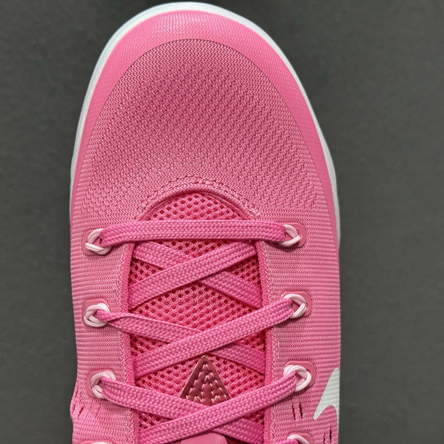 NK Kobe 9 Low EM Think Pink PE 灭世纯原 科比9代乳 腺癌粉色 HQ4995-600