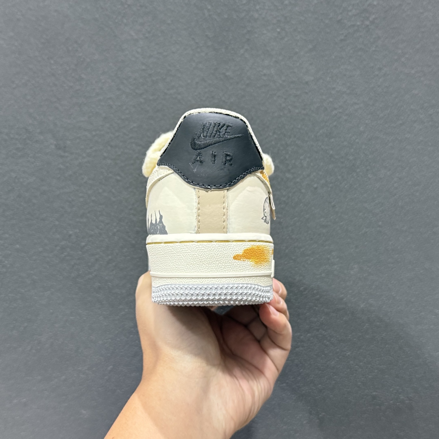 （39-45） 手绘涂鸦“涂鸦白皮书”Nike Air Force 1 “Graffiti White Paper”空军一号定制板鞋 DB3301-101