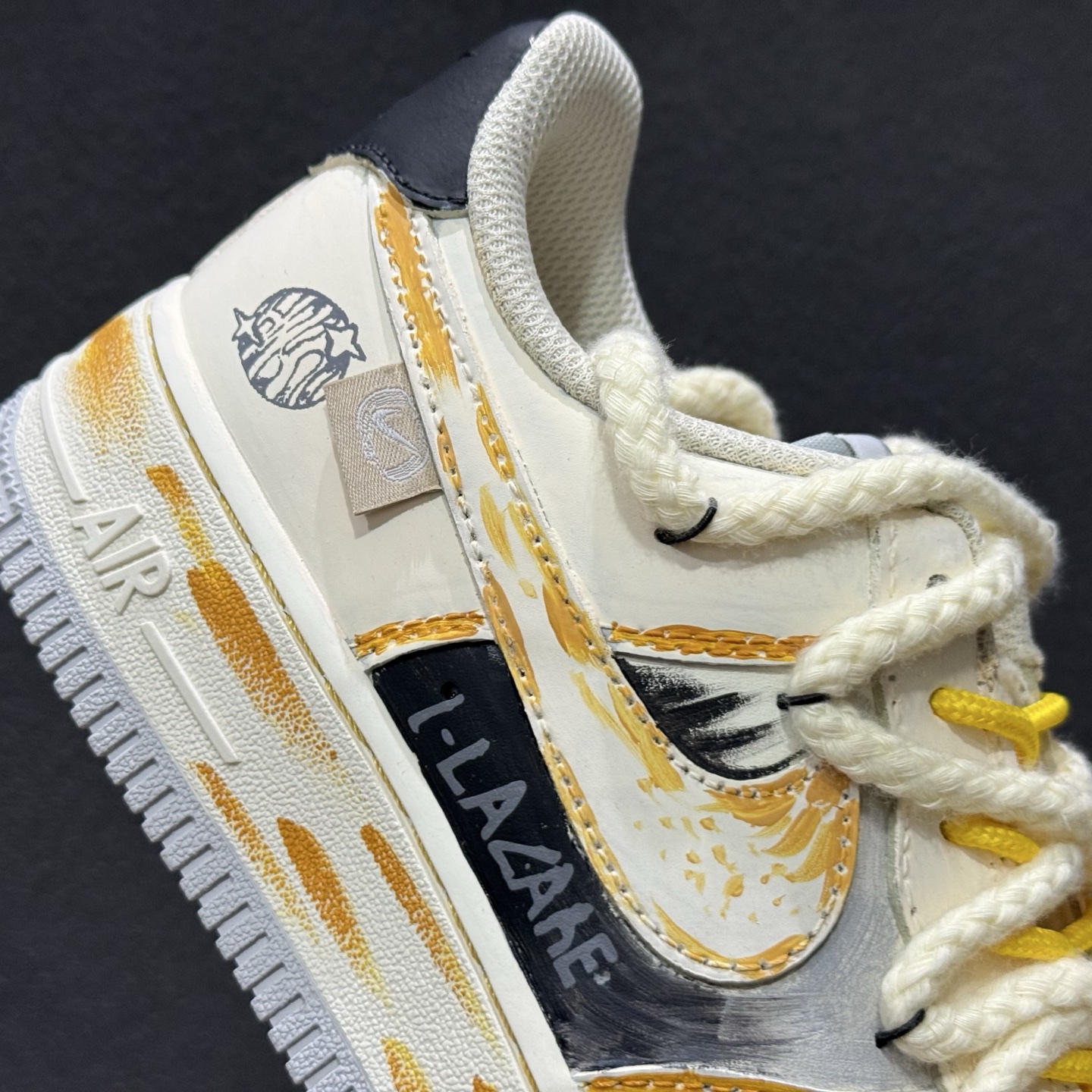 （39-45） 手绘涂鸦“涂鸦白皮书”Nike Air Force 1 “Graffiti White Paper”空军一号定制板鞋 DB3301-101