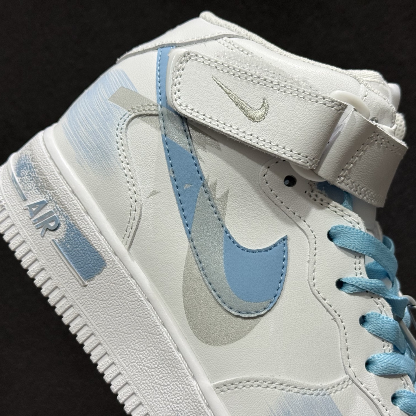 爆款定制 二次元主题 Nike Air Force 1 Low’07 断勾 喷绘 空军一号中帮休闲板鞋 ZH0316-124