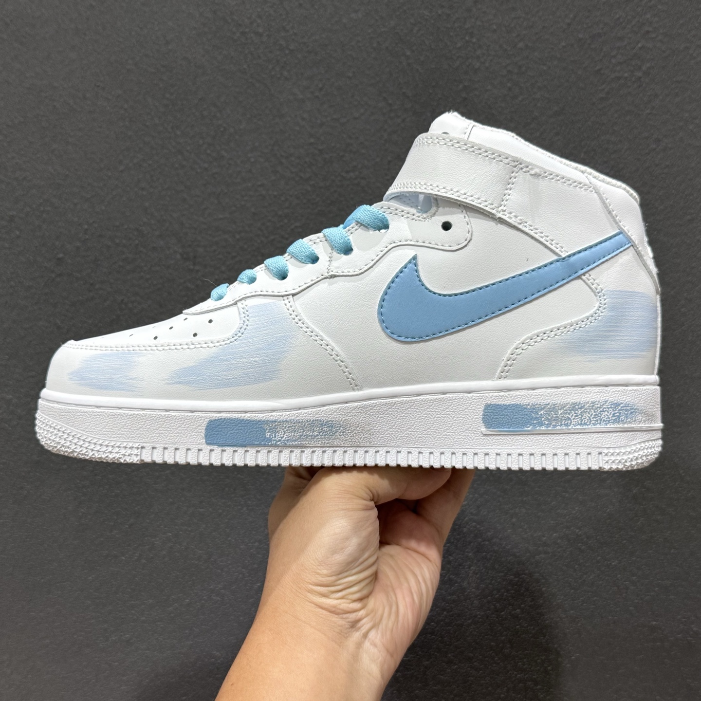 爆款定制 二次元主题 Nike Air Force 1 Low’07 断勾 喷绘 空军一号中帮休闲板鞋 ZH0316-124