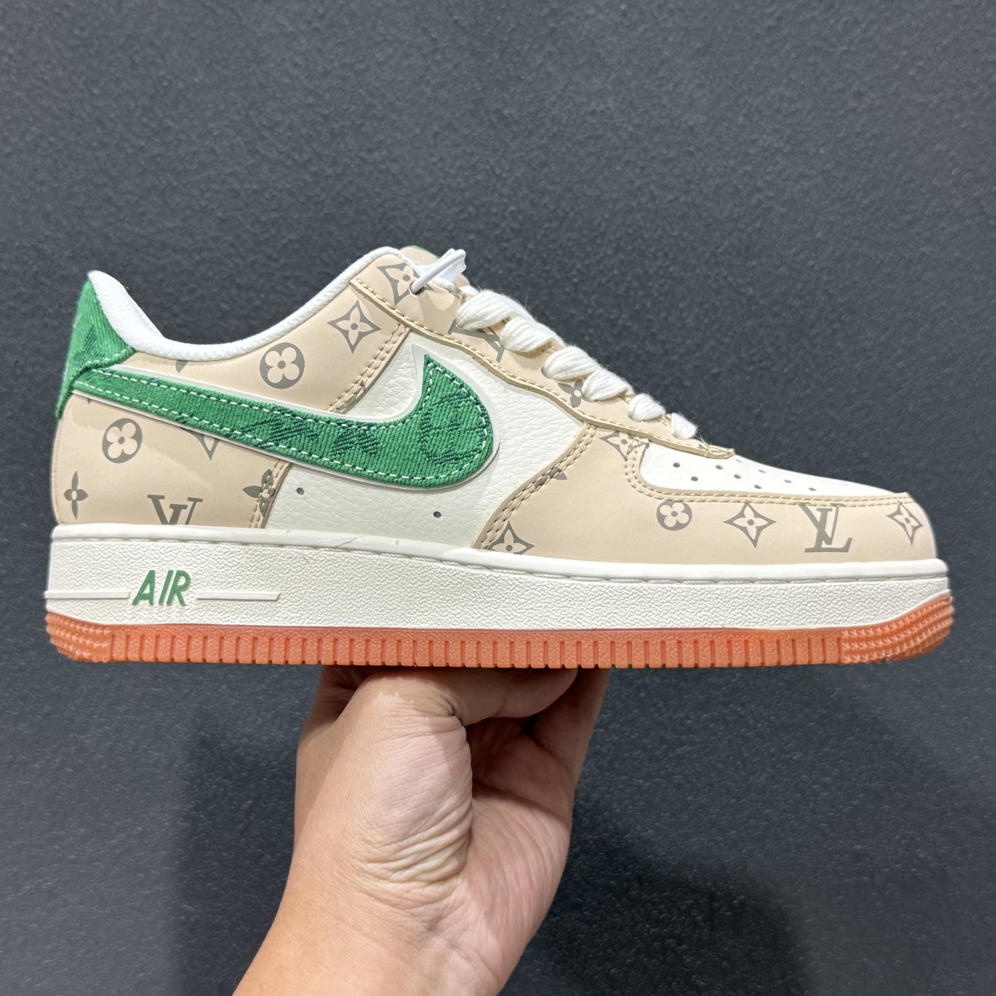 NIke Air Force 1 ’07 Low “古驰联名——生胶绿勾”空军一号 低帮 XS1958-627