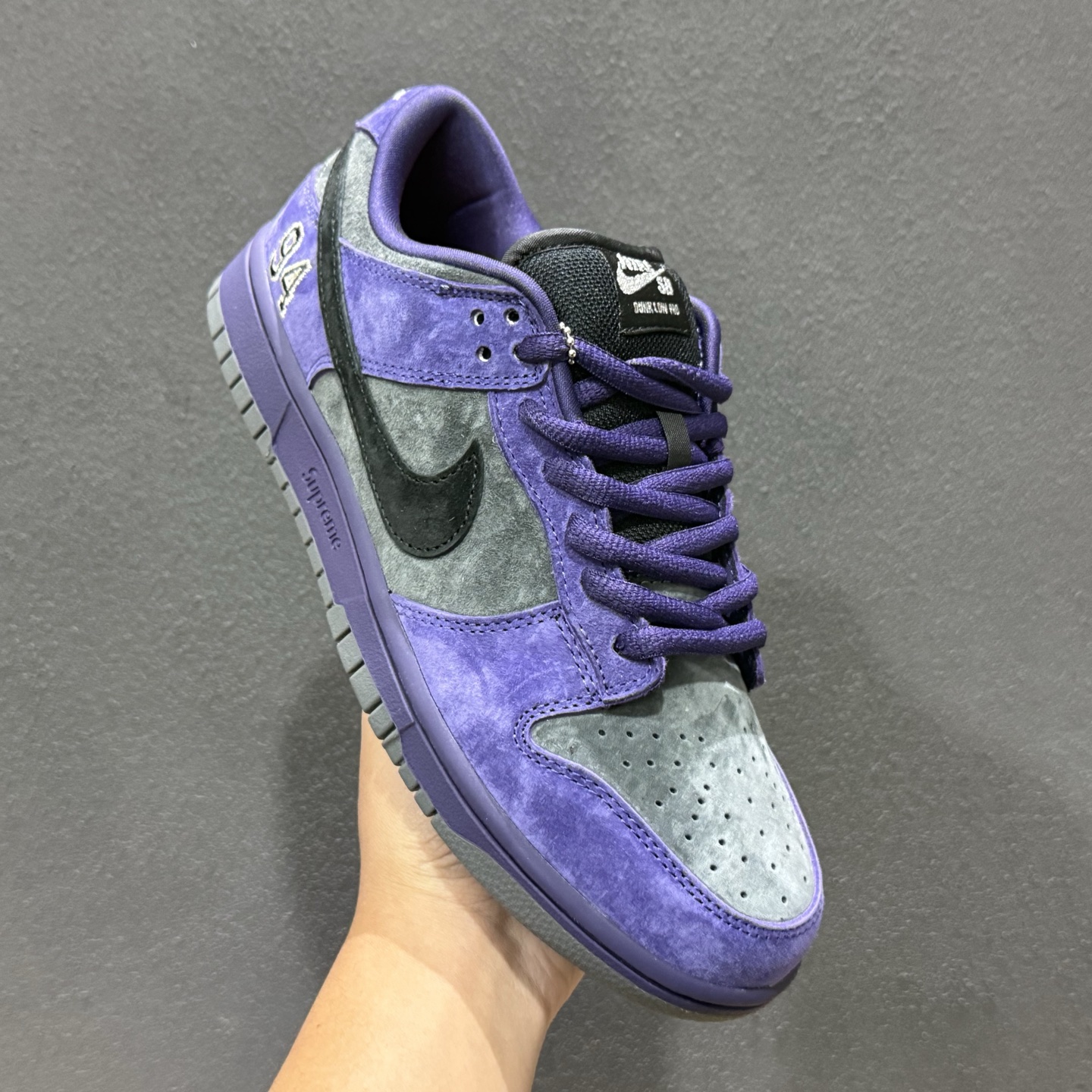 Supreme x Nike Dunk SB Low 紫色 HQ8487-500