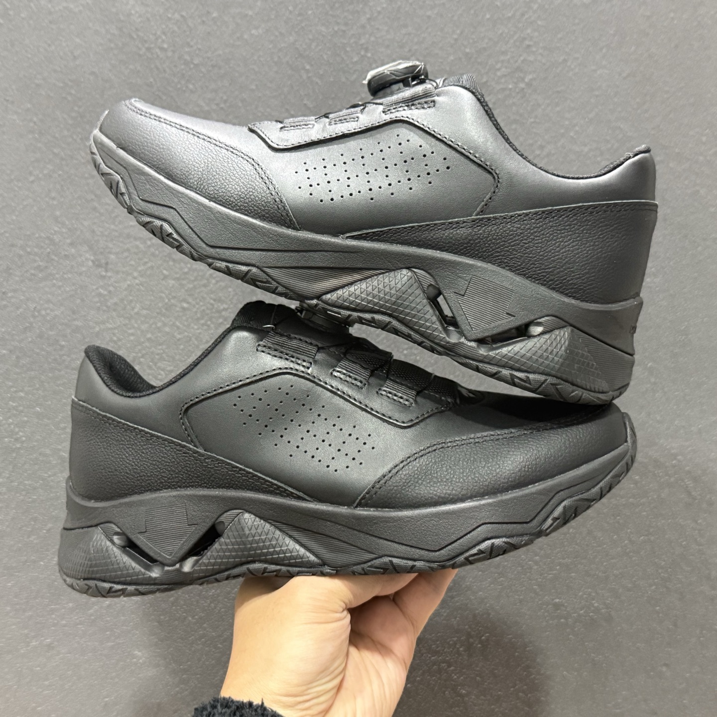 K L/DESCENTE迪桑特轻盈防水时尚休闲运动覆盖防水男子越野跑鞋 K L/DESCENTE迪桑特轻盈防水时尚休闲运动覆盖防水男子越野跑鞋