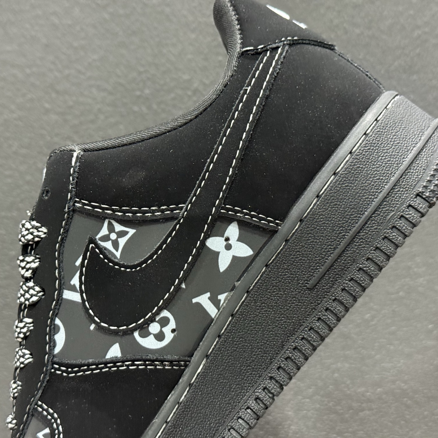 NIke Air Force 1 '07 Low “LV联名——灰黑印花”空军一号 低帮 运动鞋 XL1979-126 NIke Air Force 1 '07 Low “LV联名——灰黑印花”空军一号 低帮 运动鞋 XL1979-126