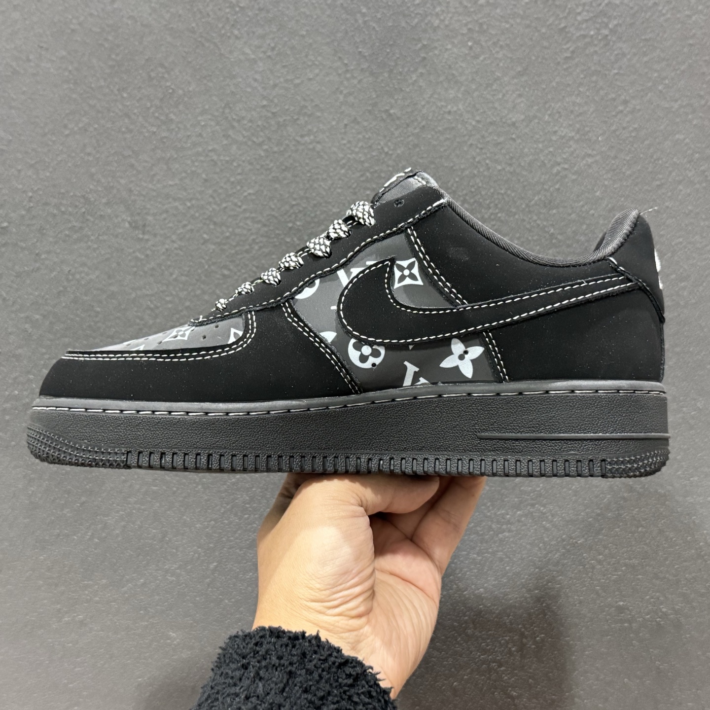 NIke Air Force 1 '07 Low “LV联名——灰黑印花”空军一号 低帮 运动鞋 XL1979-126 NIke Air Force 1 '07 Low “LV联名——灰黑印花”空军一号 低帮 运动鞋 XL1979-126