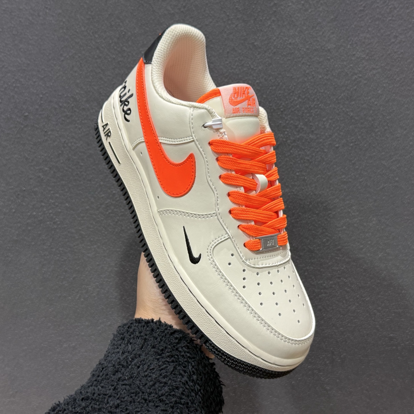 NIke Air Force 1 '07 Low 米白艳橙 空军一号低帮 运动鞋 NH0601-582