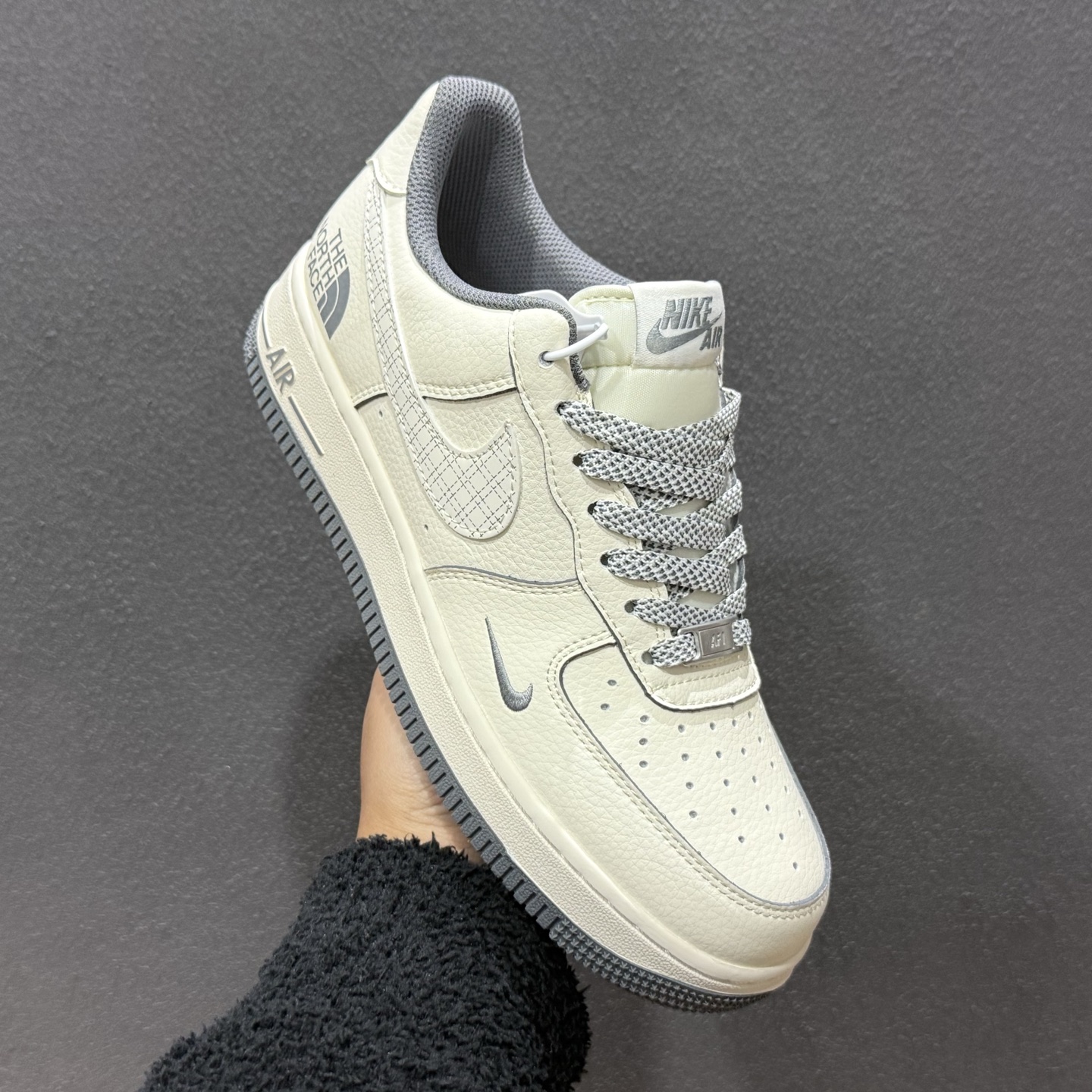 260 NIke Air Force 1 '07 Low “北面联名-米灰网格”空军一号 JP8028-058