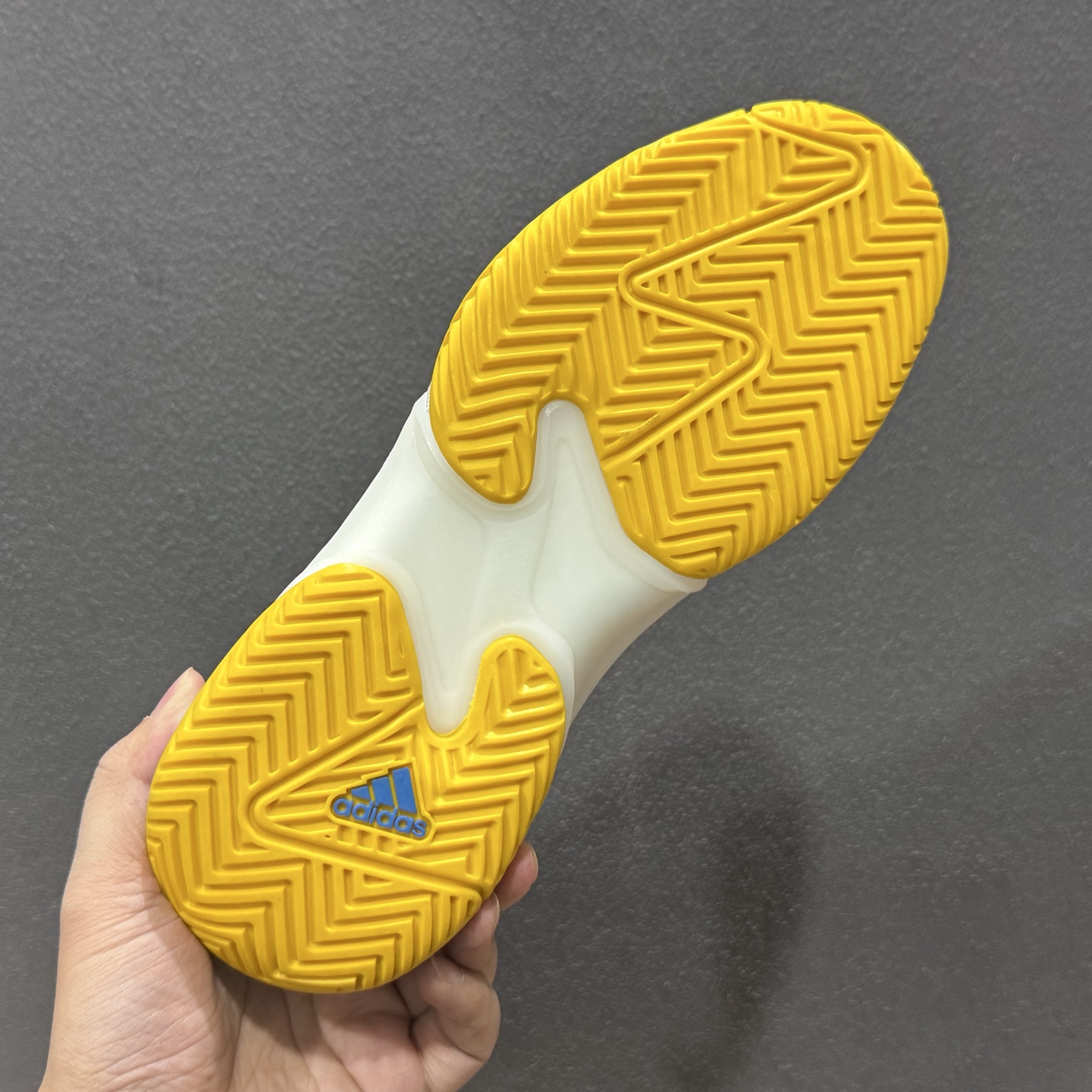 Adidas阿迪达斯男子网球鞋Barricade 13 M 这款ADIDBARRICADE 13网球运动鞋 IF0465-132 Adidas阿迪达斯男子网球鞋Barricade 13 M 这款ADIDBARRICADE 13网球运动鞋 IF0465-132