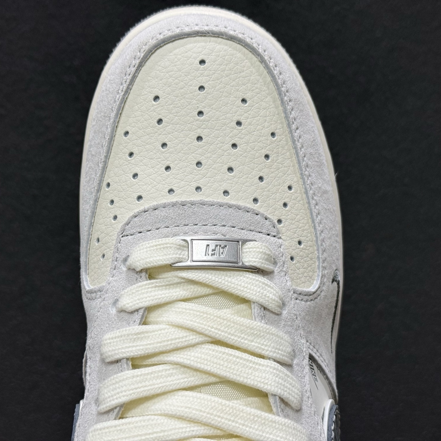 NIke Air Force 1 '07 Low “NIKE-米灰猪八革”空军一号 低帮 运动鞋 JP8028-071 NIke Air Force 1 '07 Low “NIKE-米灰猪八革”空军一号 低帮 运动鞋 JP8028-071