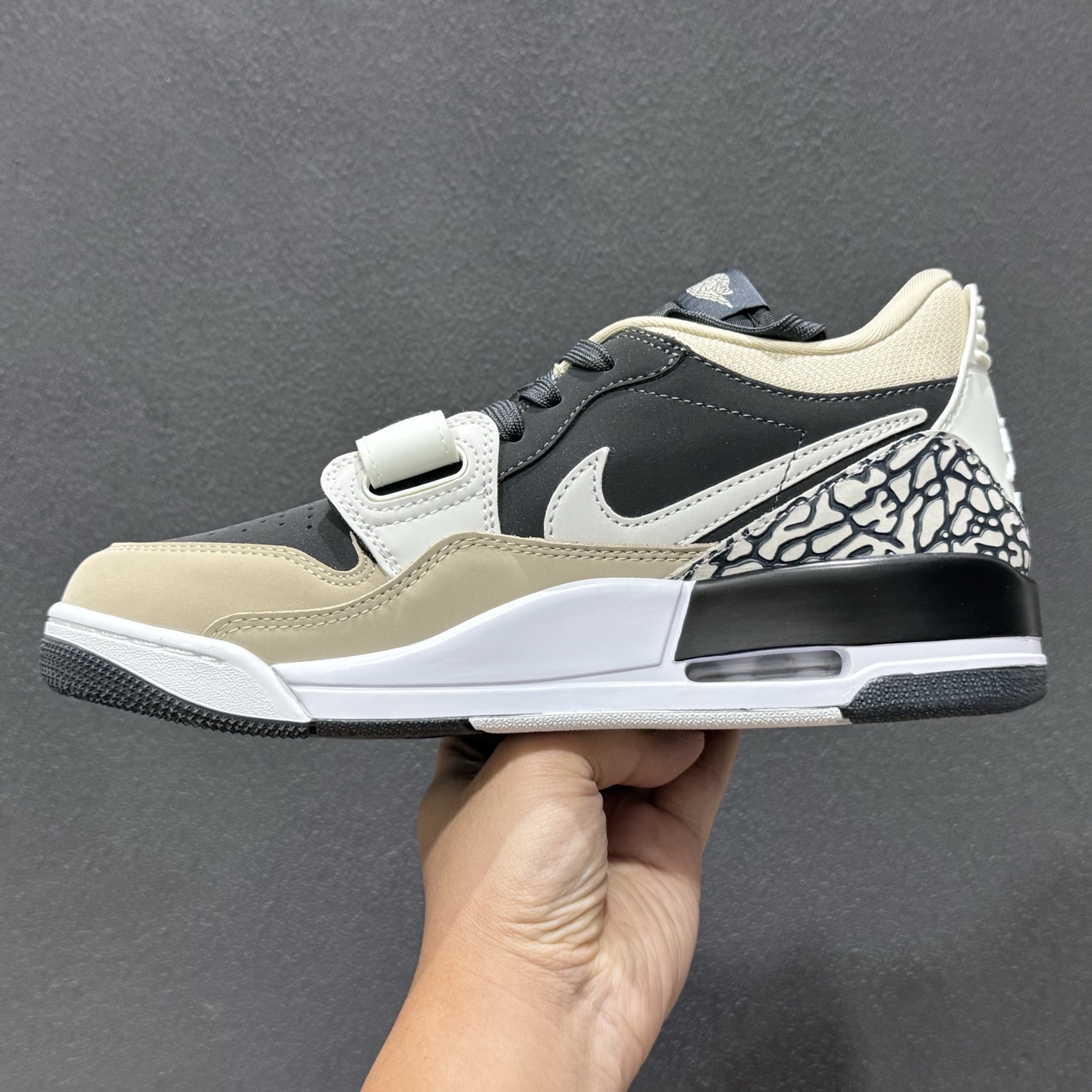 Air Jordan Legacy 312 Low 黑白色 CD7069-020 Air Jordan Legacy 312 Low 黑白色 CD7069-020