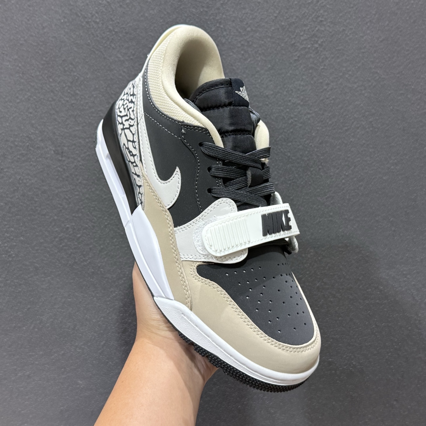 Air Jordan Legacy 312 Low 黑白色 CD7069-020 Air Jordan Legacy 312 Low 黑白色 CD7069-020