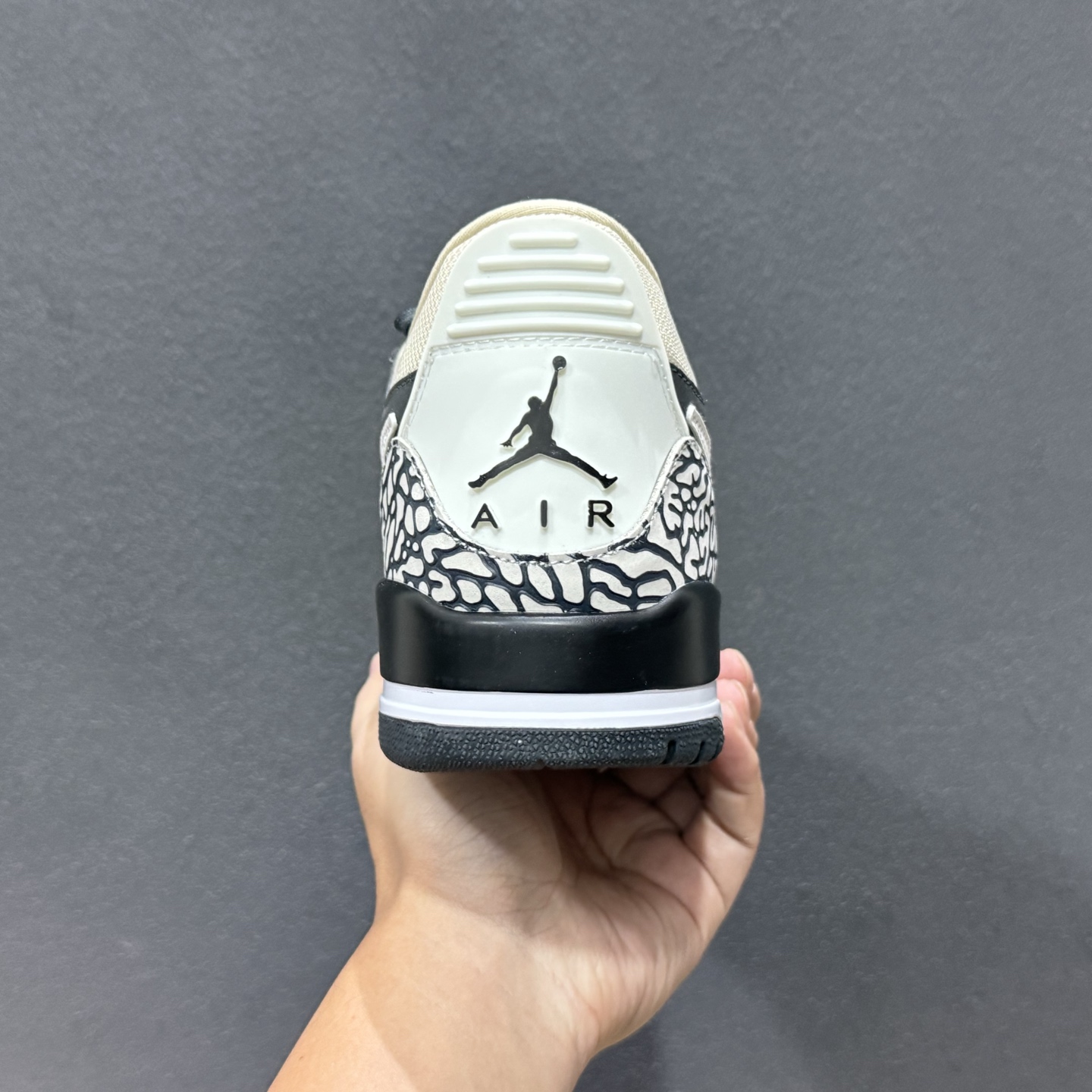Air Jordan Legacy 312 Low 黑白色 CD7069-020 Air Jordan Legacy 312 Low 黑白色 CD7069-020