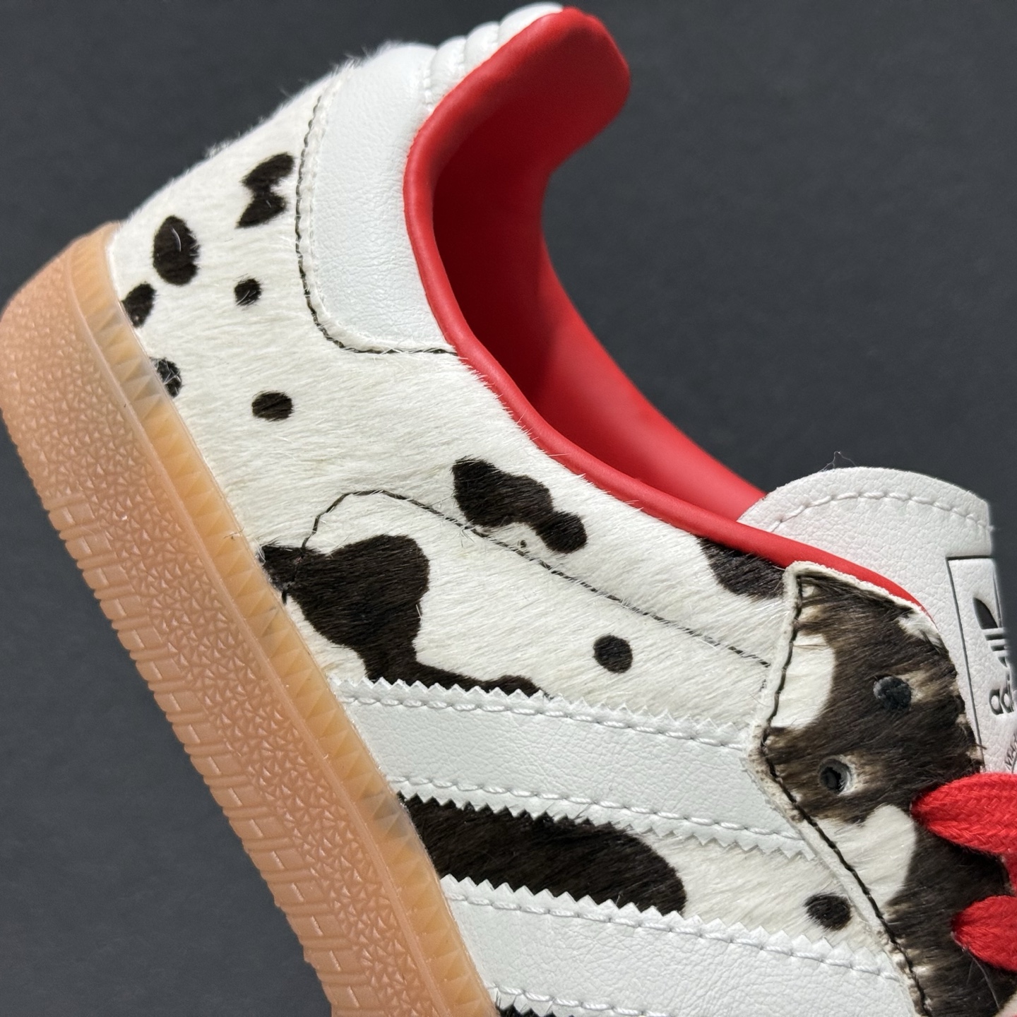 AdidSAMBA W 三叶草休闲防滑耐磨低帮板鞋 KI6956