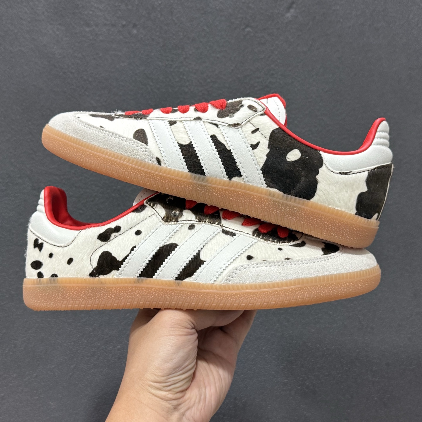 AdidSAMBA W 三叶草休闲防滑耐磨低帮板鞋 KI6956