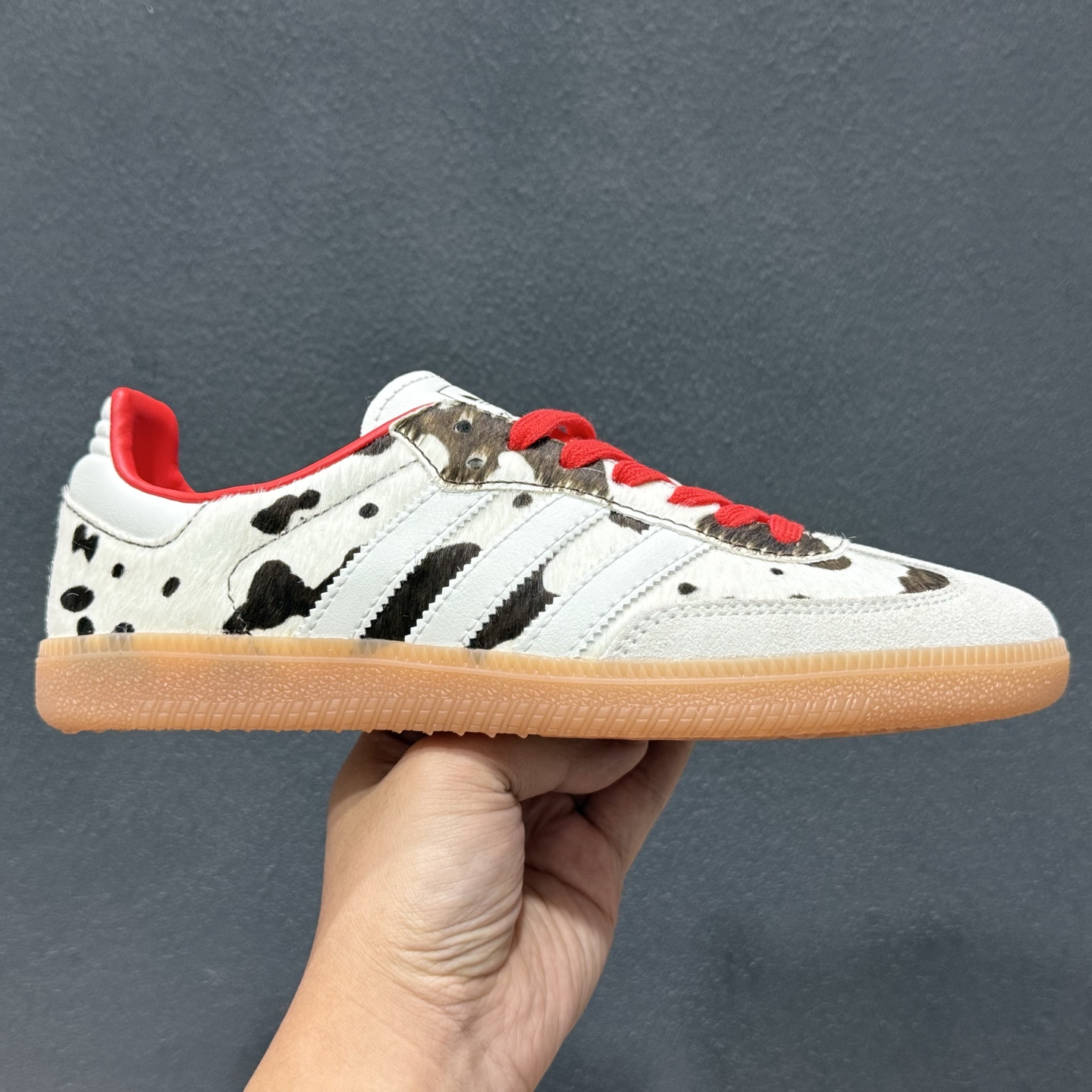 AdidSAMBA W 三叶草休闲防滑耐磨低帮板鞋 KI6956