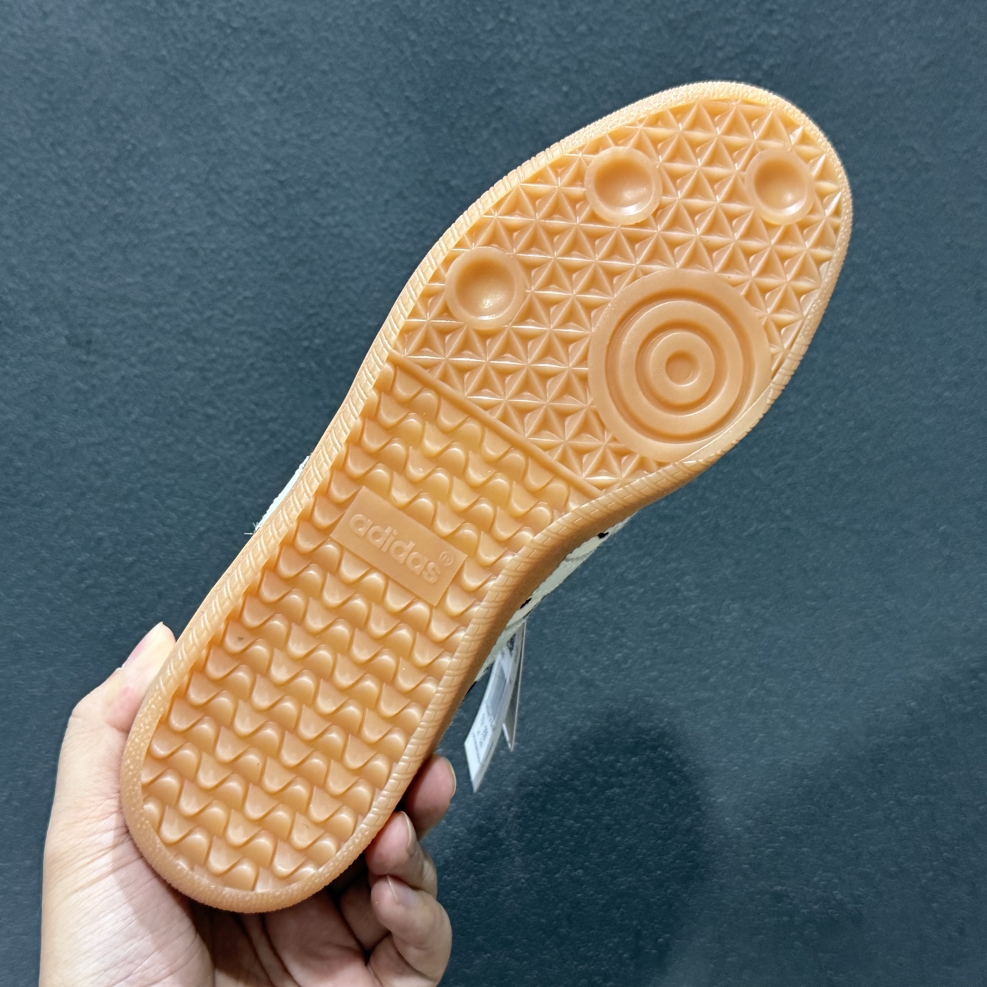 AdidSAMBA W 三叶草休闲防滑耐磨低帮板鞋 KI6956