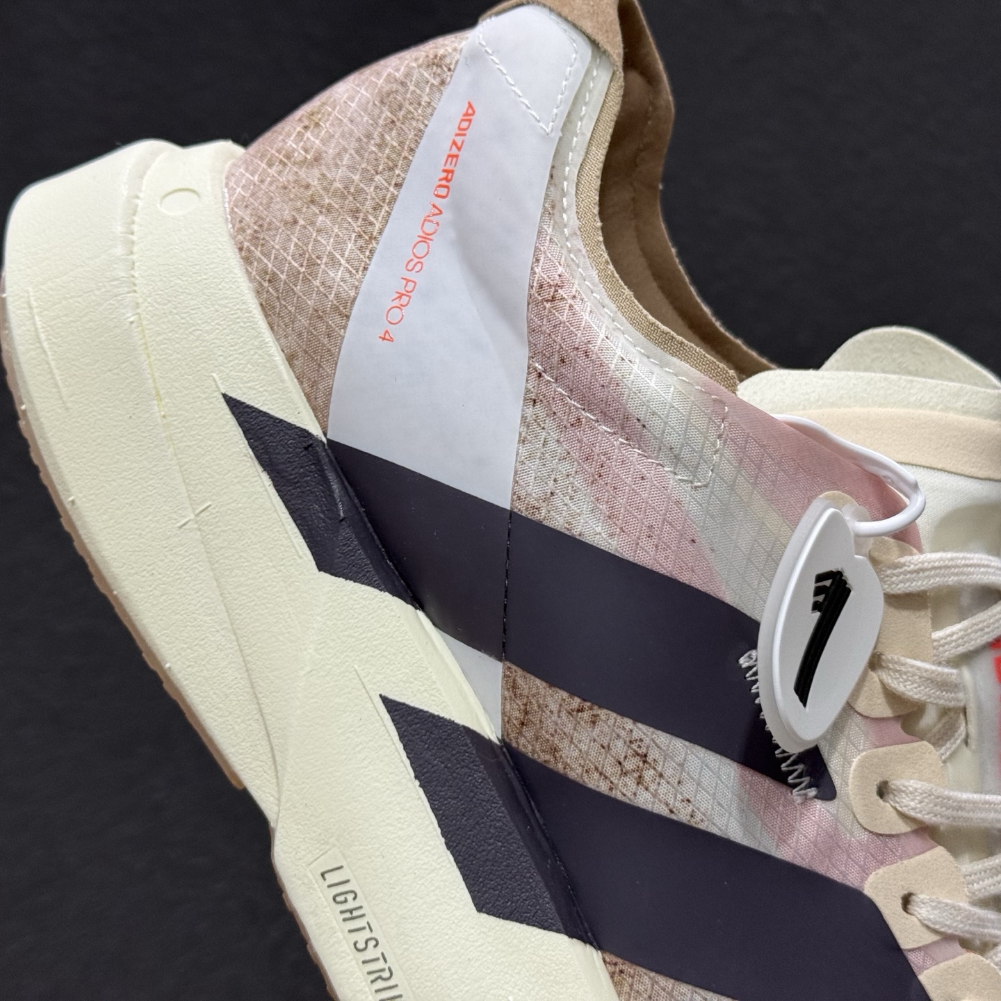 纯原真碳棒！adidAdizero Adios Pro 4 阿迪达斯马拉松跑步鞋 脏脏粉白 JR6367-731